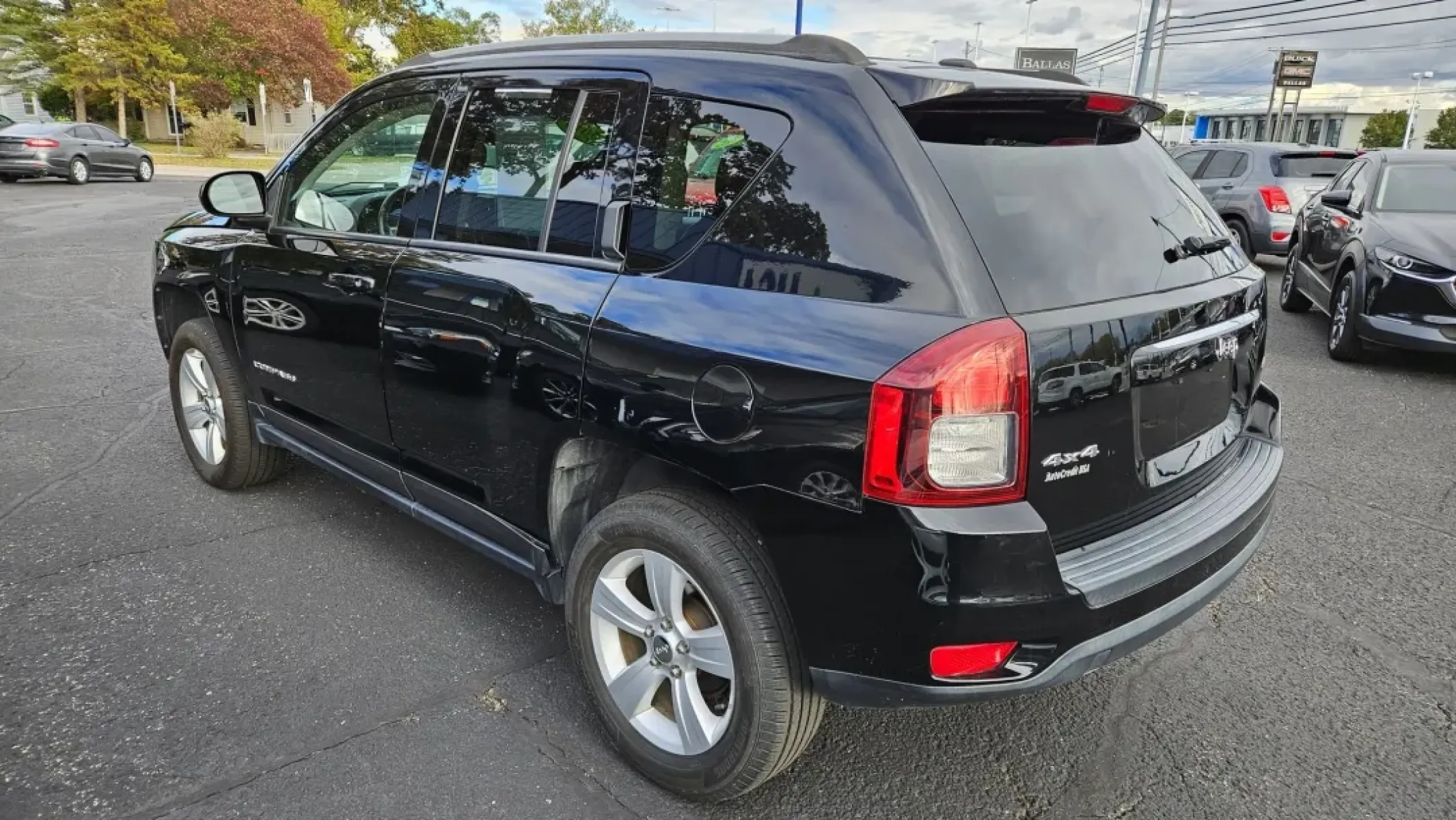 2016 BLACK Jeep Compass (1C4NJDEB6GD) with an Other engine, located at 5744 Central Avenue, Toledo, OH, 43615, (419) 724-0130, 41.676781, -83.682137 - **Adventure Awaits: 2016 Jeep Compass Your Perfect Companion for Life's Journeys**<br /> <br /> Are you ready to elevate your lifestyle with a vehicle that can handle everything from daily commutes to weekend getaways? Look no further than this versatile 2016 Jeep Compass, designed for those who cr - Photo#2