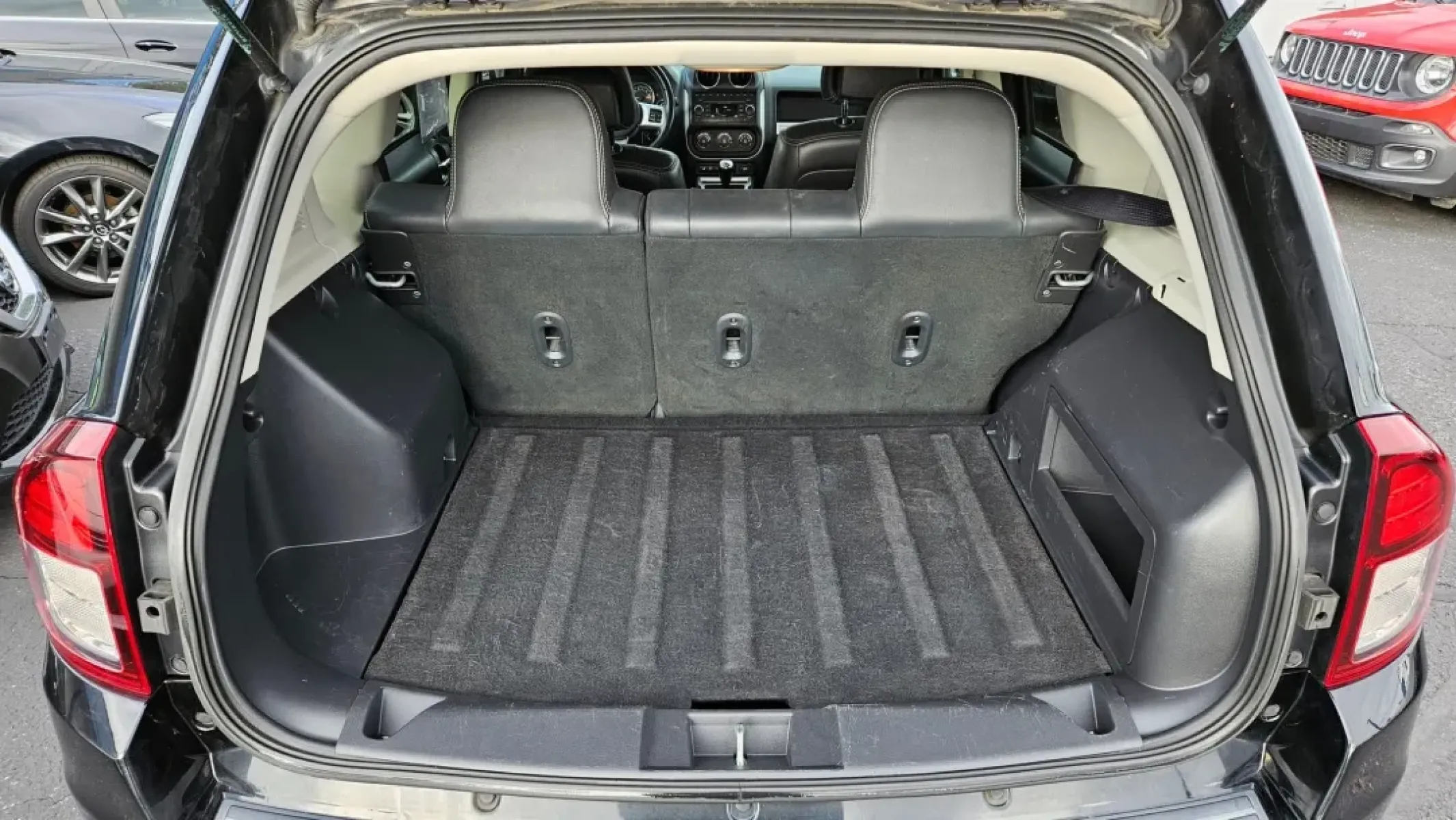 2016 BLACK Jeep Compass (1C4NJDEB6GD) with an Other engine, located at 5744 Central Avenue, Toledo, OH, 43615, (419) 724-0130, 41.676781, -83.682137 - **Adventure Awaits: 2016 Jeep Compass Your Perfect Companion for Life's Journeys**<br /> <br /> Are you ready to elevate your lifestyle with a vehicle that can handle everything from daily commutes to weekend getaways? Look no further than this versatile 2016 Jeep Compass, designed for those who cr - Photo#4