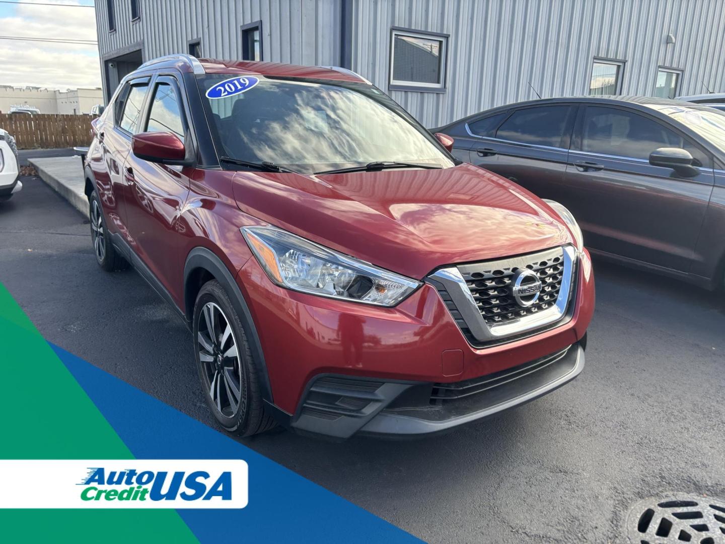 2019 BURGANDY Nissan KICKS SR; S; SV S (3N1CP5CU4KL) with an 1.6L L4 engine, CVT transmission, located at 100 West Coliseum Boulevard, Fort Wayne, IN, 46805, (260) 471-0567, 41.118340, -85.141014 - 2019 Nissan KICKS SR; S; SV S - Photo#0