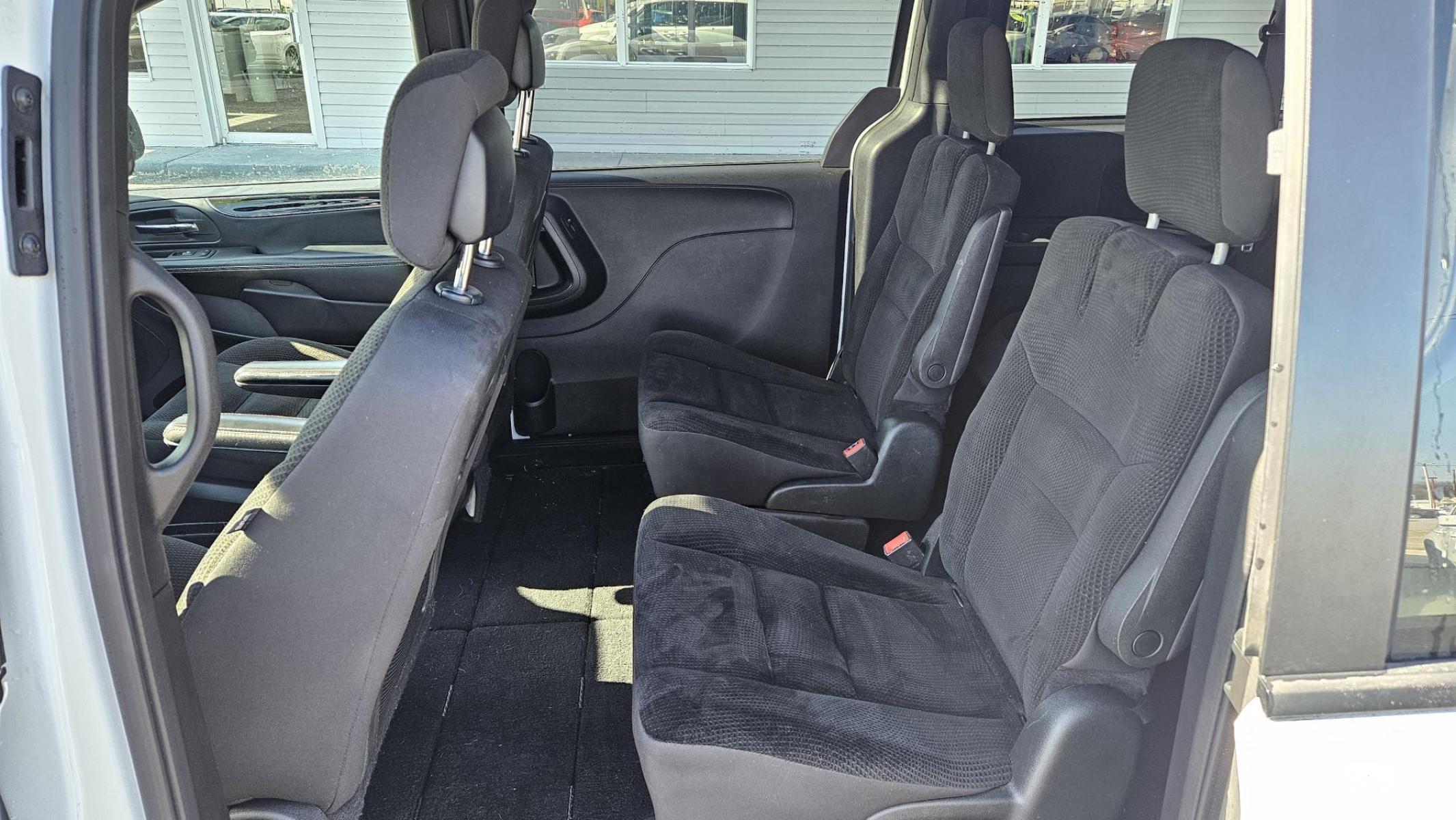 2018 WHITE Dodge GRAND CARAVAN SE (2C4RDGBG4JR) with an Other engine, located at 5744 Central Avenue, Toledo, OH, 43615, (419) 724-0130, 41.676781, -83.682137 - 2018 Dodge GRAND CARAVAN SE - Photo#7