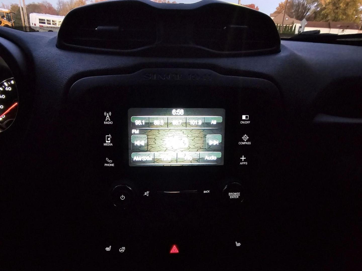 2016 TEAL /Black JEEP RENEGADE LATITUDE Latitude 4WD (ZACCJBBT0GP) with an 2.4L L4 DOHC 16V engine, 6M transmission, located at 502 South Main Street, Columbia City, IN, 46725, (260) 244-4645, 41.151382, -85.490578 - 2016 JEEP RENEGADE LATITUDE Latitude 4WD - Photo#7