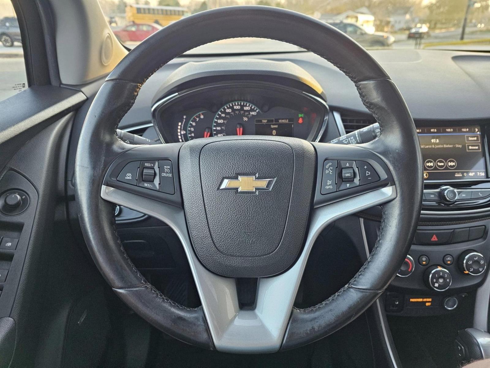 2018 BLACK /BLACK Chevrolet TRAX LT FWD (3GNCJLSB8JL) with an 1.4L L4 DOHC 16V engine, 6A transmission, located at 502 South Main Street, Columbia City, IN, 46725, (260) 244-4645, 41.151382, -85.490578 - 2018 Chevrolet TRAX LT FWD - Photo#8