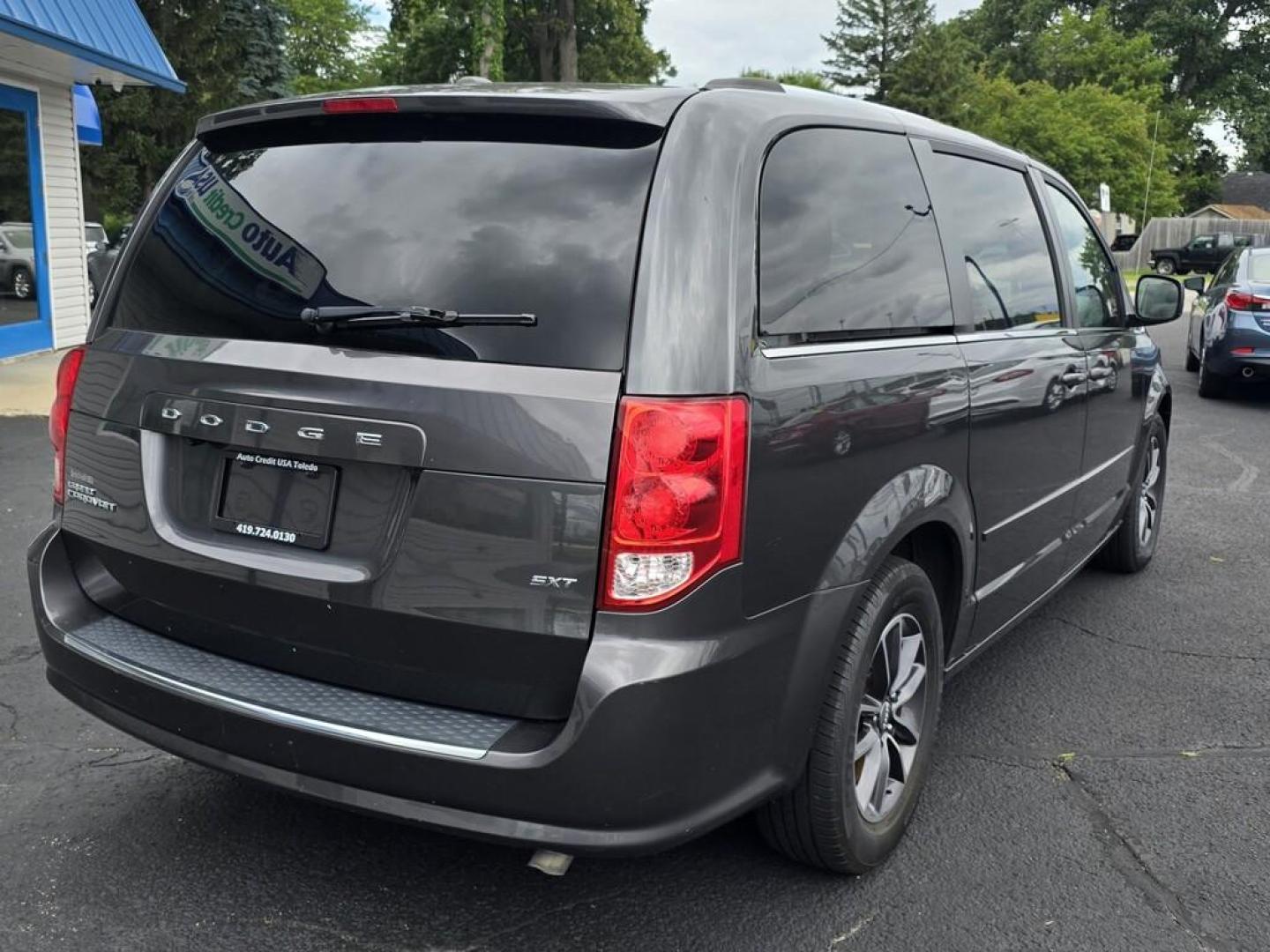 2016 GRAY DODGE GRAND CARAVAN SXT (2C4RDGCGXGR) with an Other engine, located at 5744 Central Avenue, Toledo, OH, 43615, (419) 724-0130, 41.676781, -83.682137 - 2016 DODGE GRAND CARAVAN SXT - Photo#3