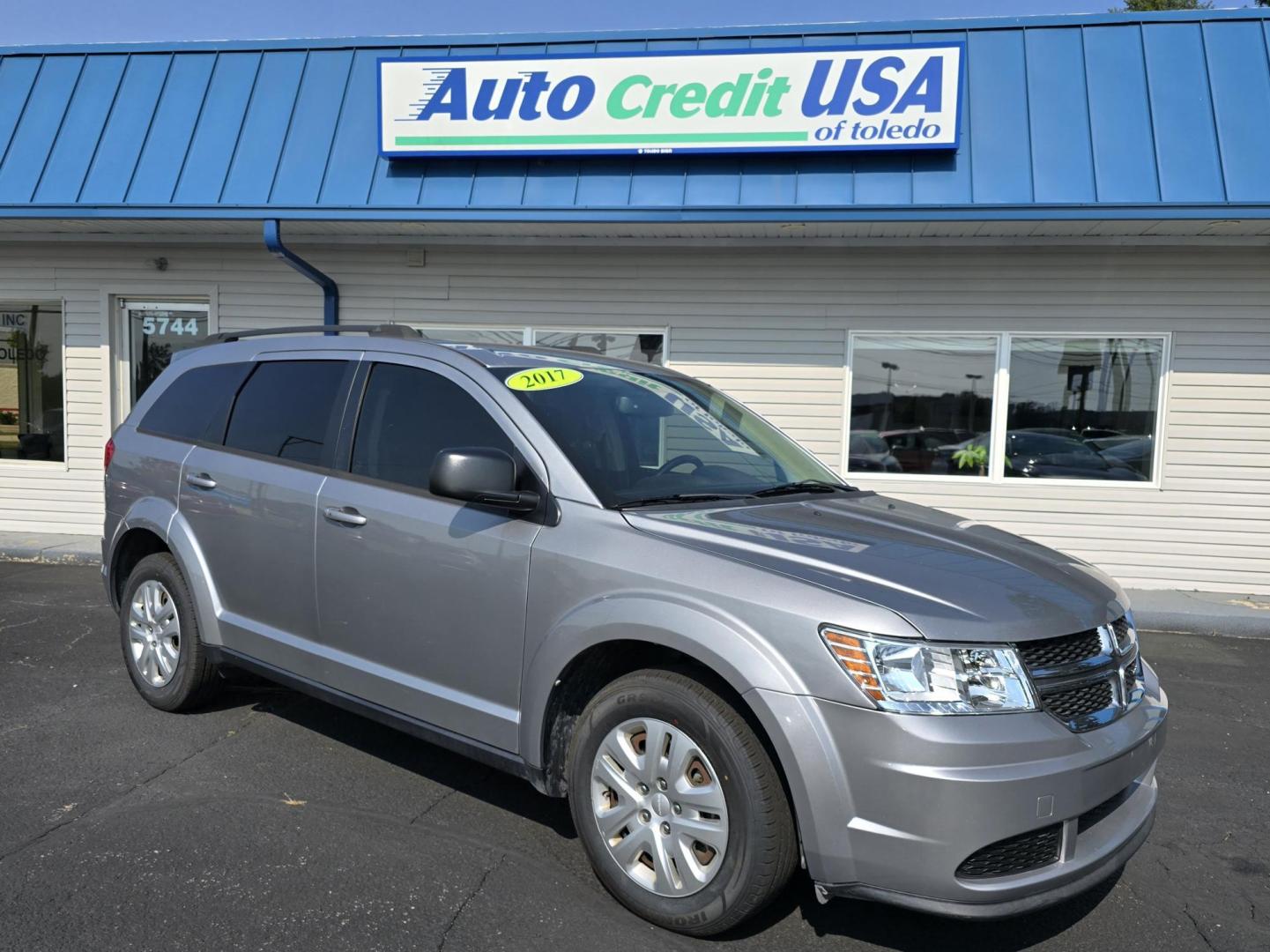 2017 SILVER DODGE JOURNEY SE (3C4PDCAB9HT) with an Other engine, located at 5744 Central Avenue, Toledo, OH, 43615, (419) 724-0130, 41.676781, -83.682137 - 2017 DODGE JOURNEY SE - Photo#1