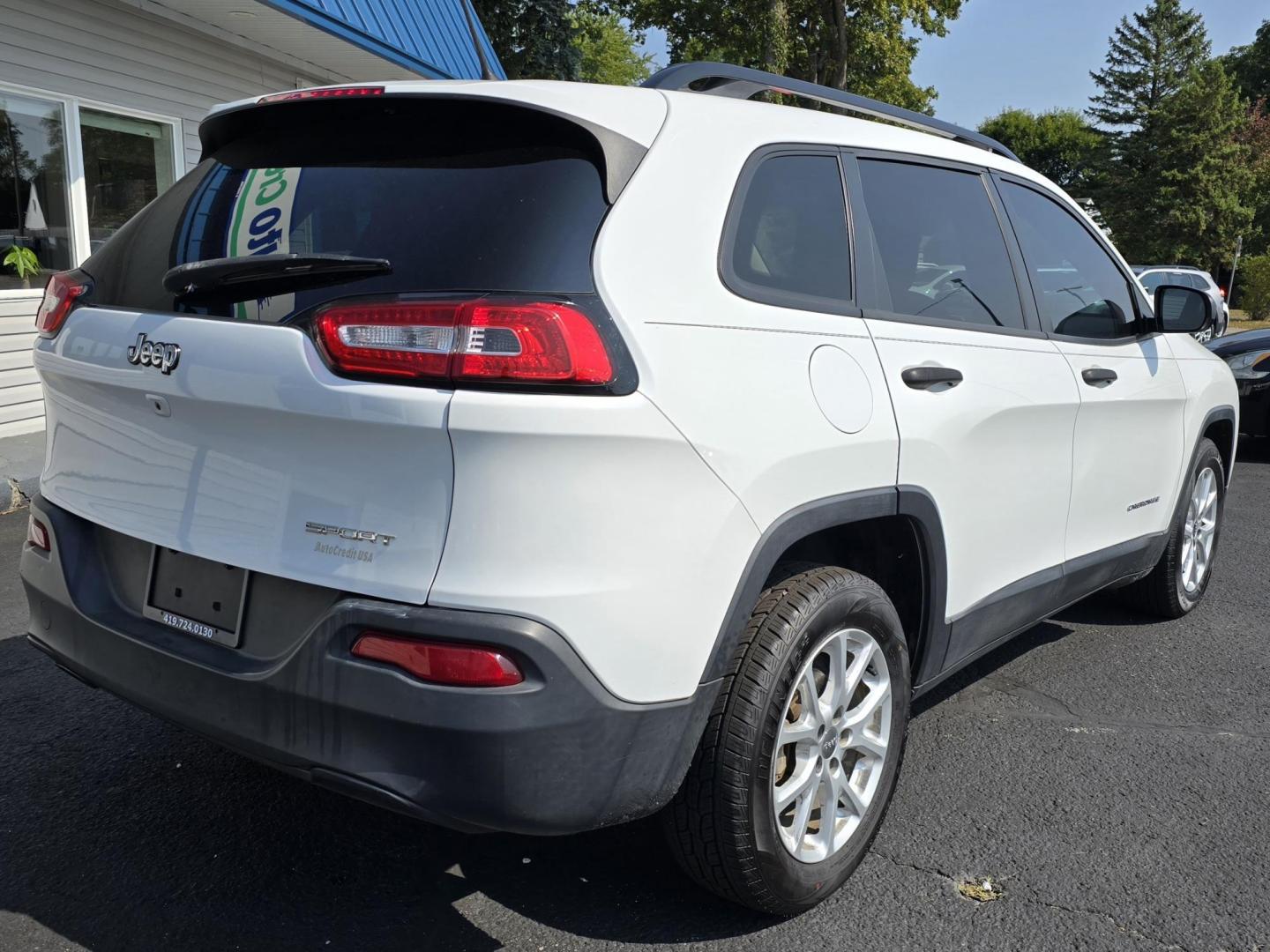 2016 WHITE JEEP CHEROKEE SPORT (1C4PJLAB8GW) with an Other engine, located at 5744 Central Avenue, Toledo, OH, 43615, (419) 724-0130, 41.676781, -83.682137 - 2016 JEEP CHEROKEE SPORT - Photo#4