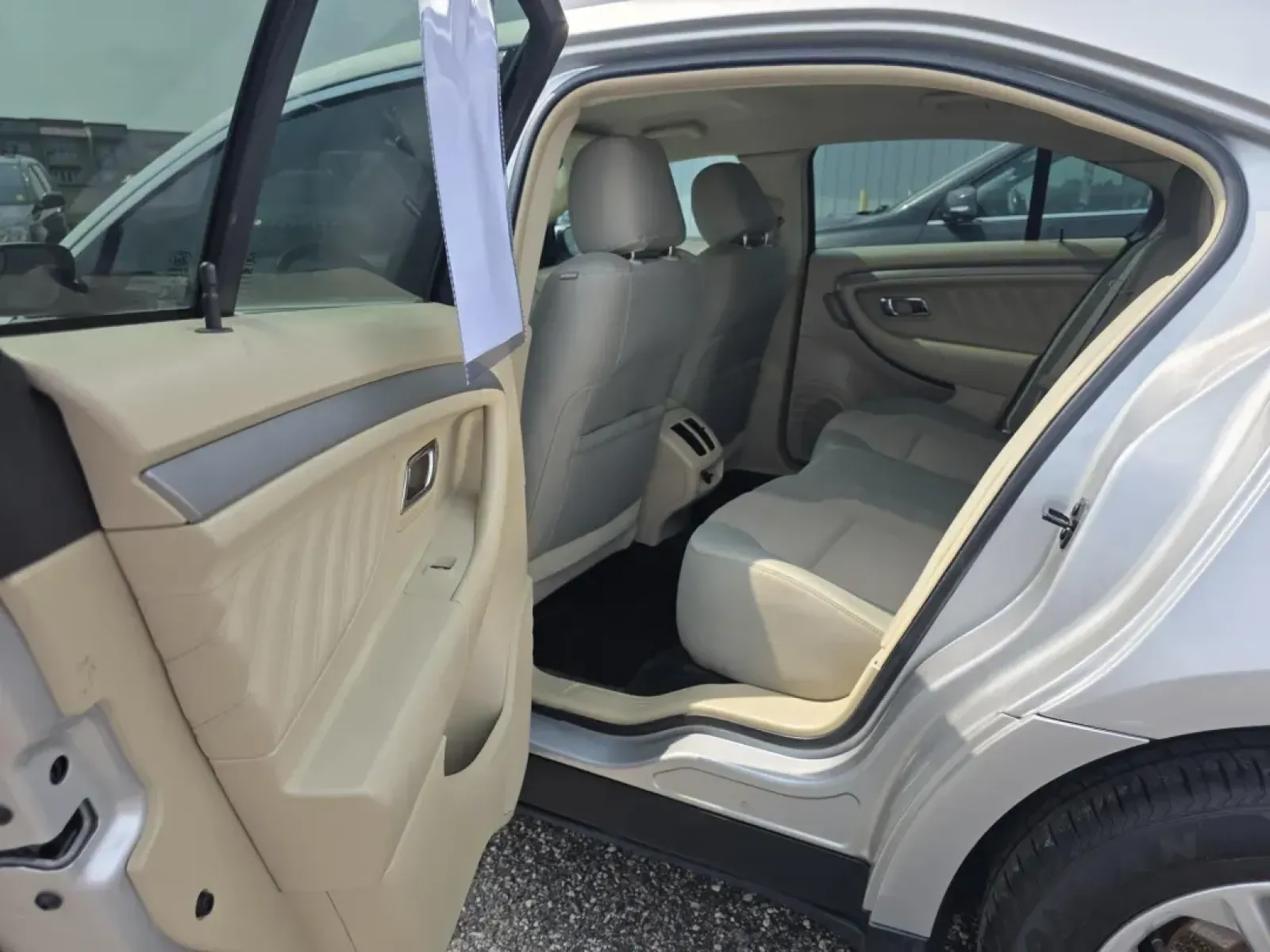 2015 SILVER Ford TAURUS SEL (1FAHP2E87FG) with an Other engine, located at 15 Petro Dr, Warsaw, IN, 46582, (574) 306-0055, 41.273563, -85.857544 - 2015 Ford TAURUS SEL - Photo#6
