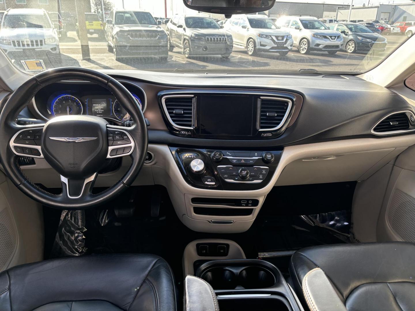2017 SILVER CHRYSLER PACIFICA TOURING L (2C4RC1BG0HR) with an Other engine, located at 100 West Coliseum Boulevard, Fort Wayne, IN, 46805, (260) 471-0567, 41.118340, -85.141014 - 2017 CHRYSLER PACIFICA TOURING L - Photo#5