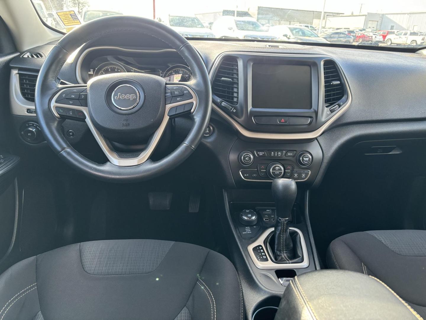 2016 GREY /Black Jeep CHEROKEE LATITUDE Latitude 4WD (1C4PJMCSXGW) with an 3.2L V6 DOHC 24V engine, 9-Speed Automatic transmission, located at 100 West Coliseum Boulevard, Fort Wayne, IN, 46805, (260) 471-0567, 41.118340, -85.141014 - 2016 Jeep CHEROKEE LATITUDE Latitude 4WD - Photo#5