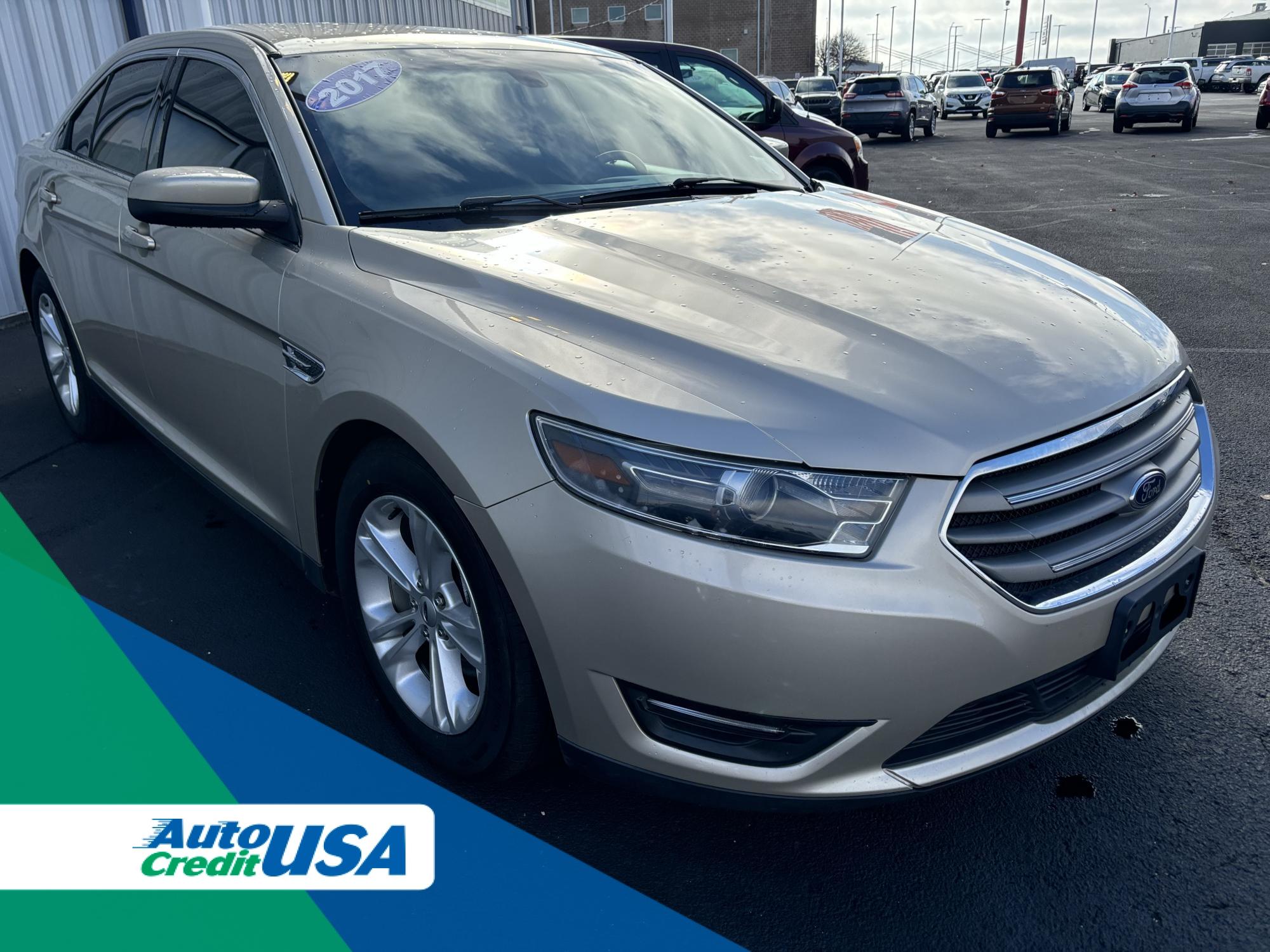 photo of 2017 Ford Taurus SEL FWD
