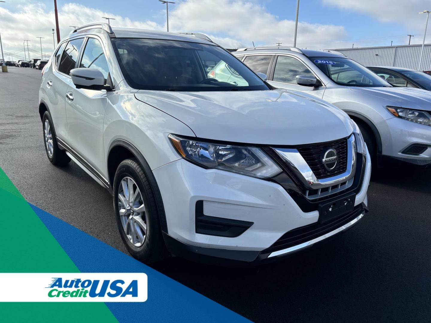 2018 WHITE /Black Nissan ROGUE S; SL; SV S AWD (KNMAT2MV0JP) with an 2.5L L4 DOHC 16V engine, CVT transmission, located at 100 West Coliseum Boulevard, Fort Wayne, IN, 46805, (260) 471-0567, 41.118340, -85.141014 - 2018 Nissan ROGUE S; SL; SV S AWD - Photo#0