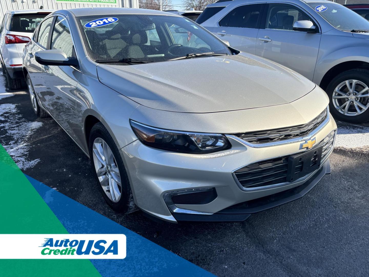2016 GOLD Chevrolet MALIBU LT (1LT) 1LT (1G1ZE5ST2GF) with an 1.5L L4 DOHC 16V engine, 6A transmission, located at 100 West Coliseum Boulevard, Fort Wayne, IN, 46805, (260) 471-0567, 41.118340, -85.141014 - 2016 Chevrolet MALIBU LT (1LT) 1LT - Photo#0