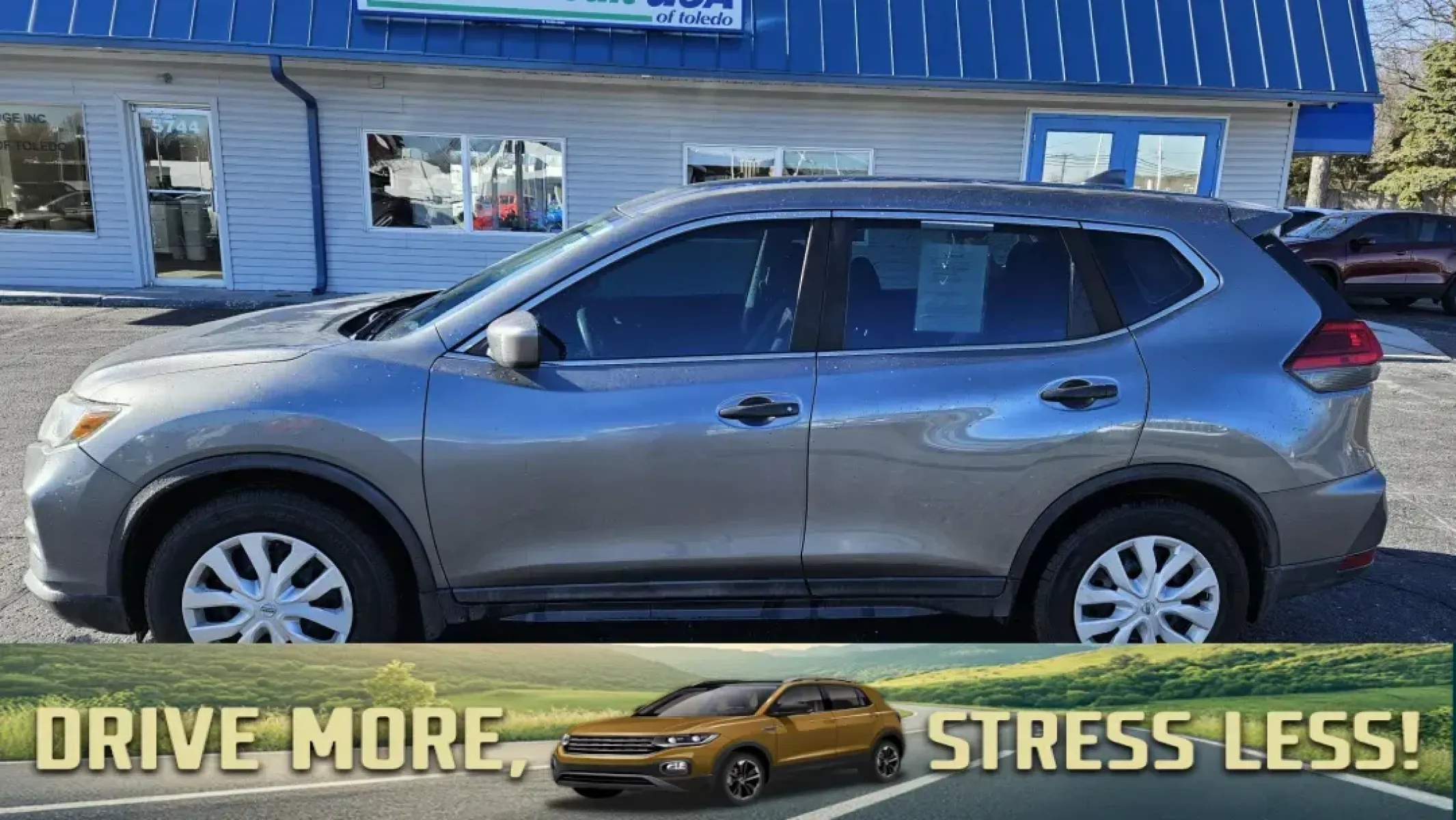 2017 UNKNOWN Nissan ROGUE S; SL; SV SV 2WD (5N1AT2MTXHC) with an 2.5L L4 DOHC 16V engine, CVT transmission, located at 5744 Central Avenue, Toledo, OH, 43615, (419) 724-0130, 41.676781, -83.682137 - 2017 Nissan ROGUE S; SL; SV SV 2WD - Photo#0