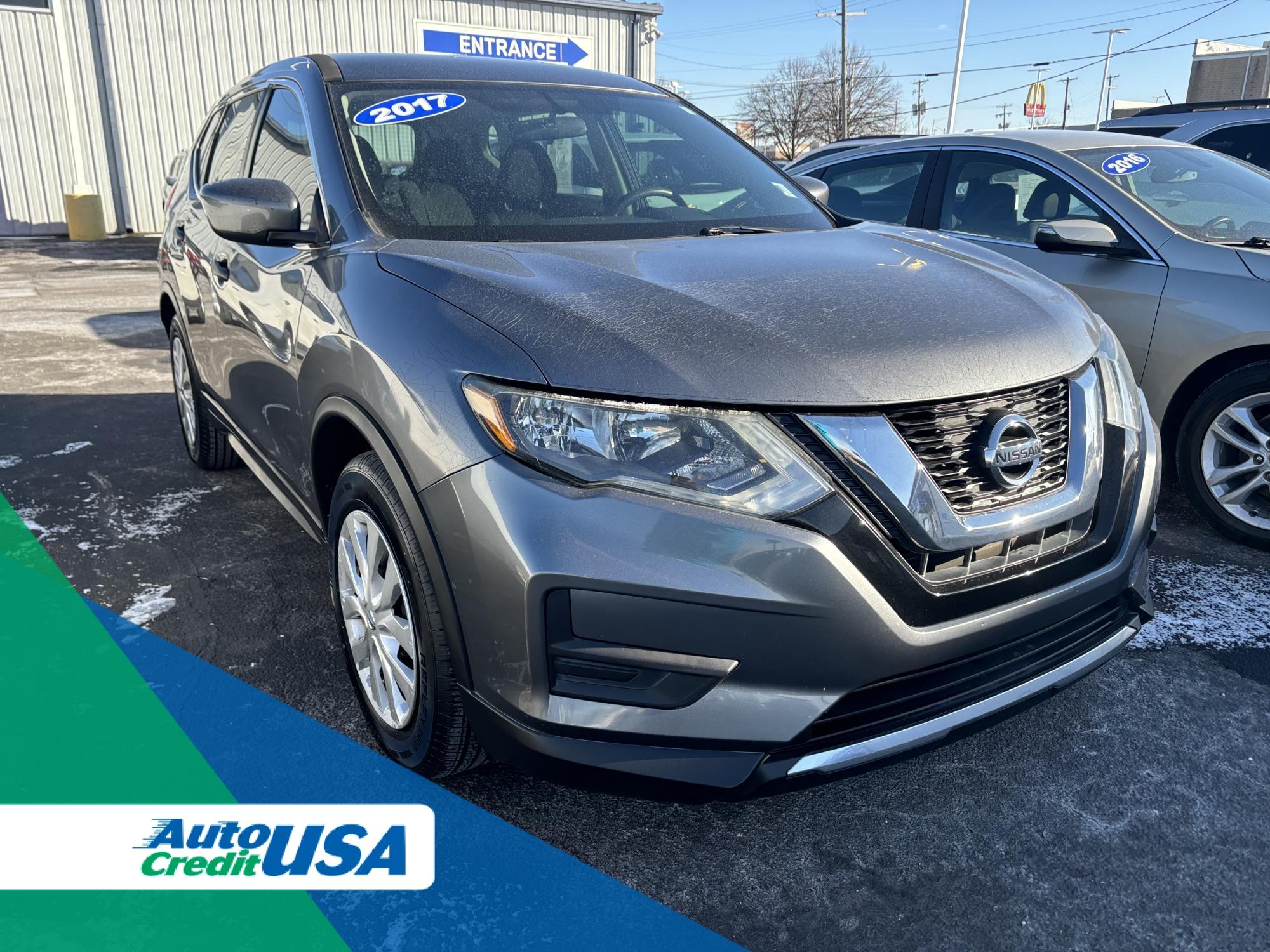 photo of 2017 Nissan Rogue SV 2WD
