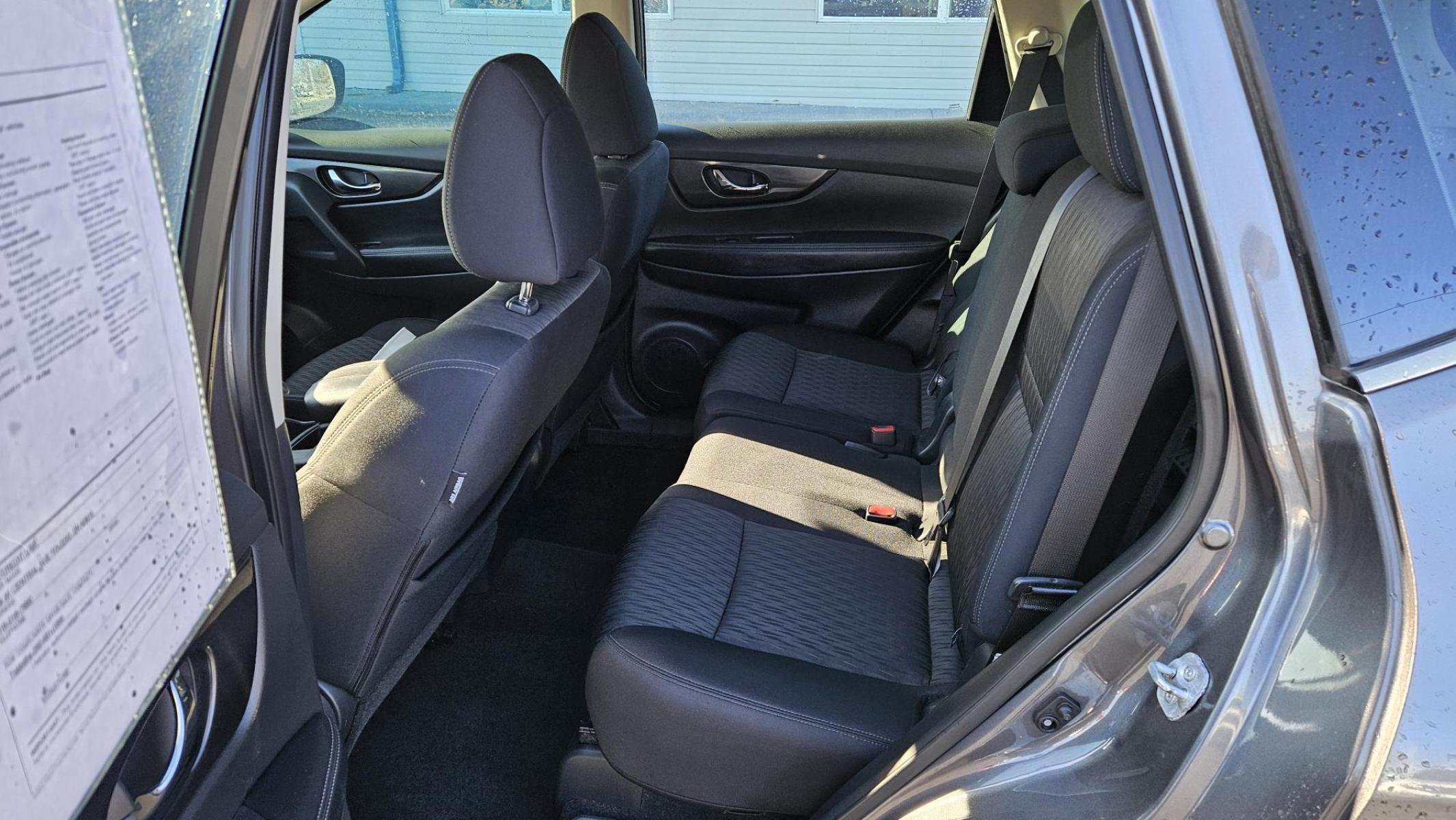 2017 UNKNOWN Nissan ROGUE S; SL; SV SV 2WD (5N1AT2MTXHC) with an 2.5L L4 DOHC 16V engine, CVT transmission, located at 5744 Central Avenue, Toledo, OH, 43615, (419) 724-0130, 41.676781, -83.682137 - 2017 Nissan ROGUE S; SL; SV SV 2WD - Photo#7