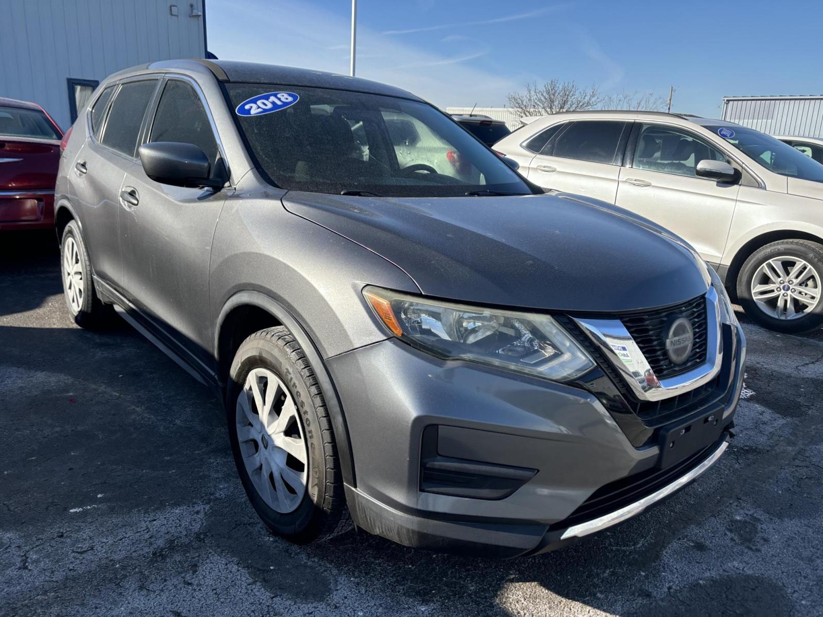 2018 GRAY Nissan ROGUE S; SL; SV SV 2WD (5N1AT2MT5JC) with an 2.5L L4 DOHC 16V engine, CVT transmission, located at 100 West Coliseum Boulevard, Fort Wayne, IN, 46805, (260) 471-0567, 41.118340, -85.141014 - 2018 Nissan ROGUE S; SL; SV SV 2WD - Photo#1