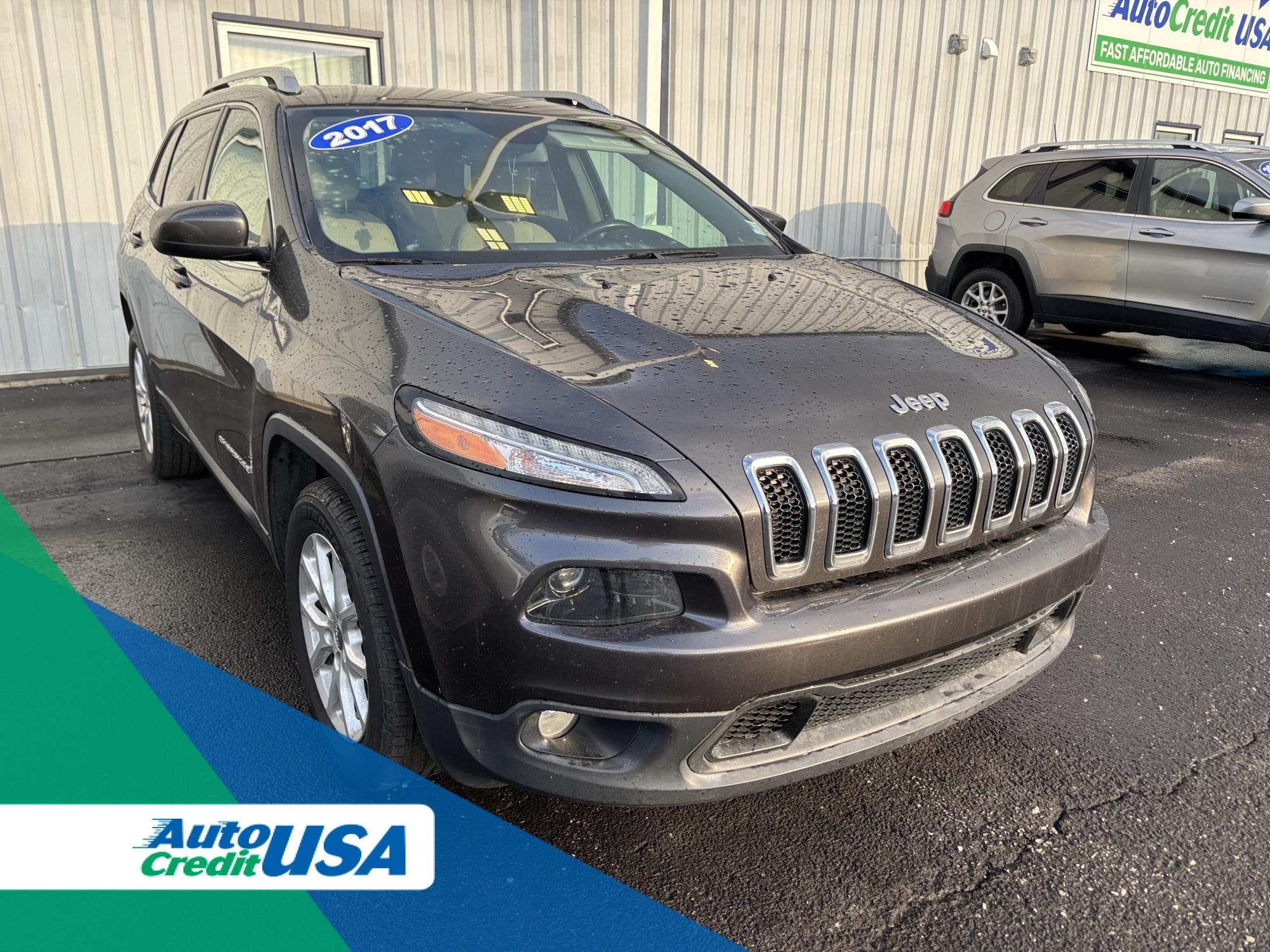 photo of 2017 JEEP CHEROKEE LATITUDE
