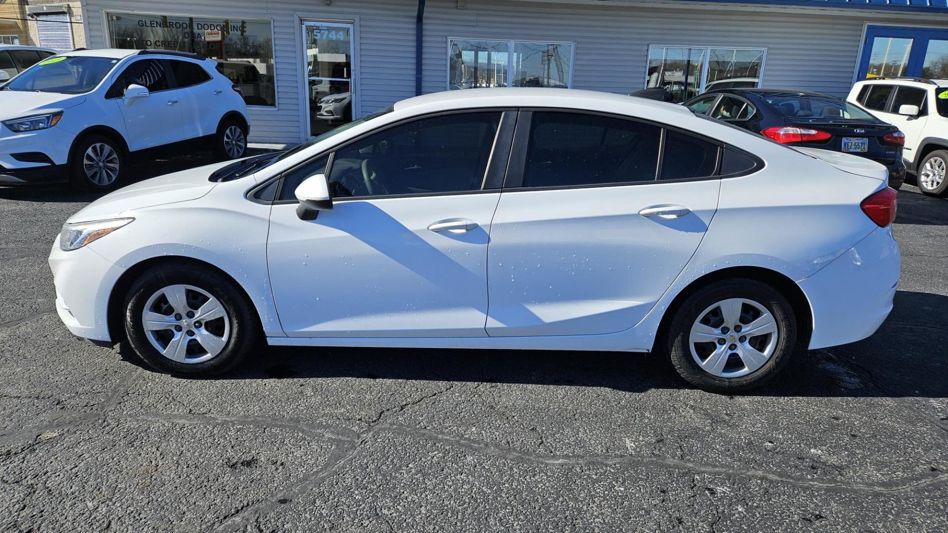 2016 WHITE Chevrolet CRUZE (1G1BC5SM9G7) with an Other engine, located at 5744 Central Avenue, Toledo, OH, 43615, (419) 724-0130, 41.676781, -83.682137 - 2016 Chevrolet CRUZE - Photo#2