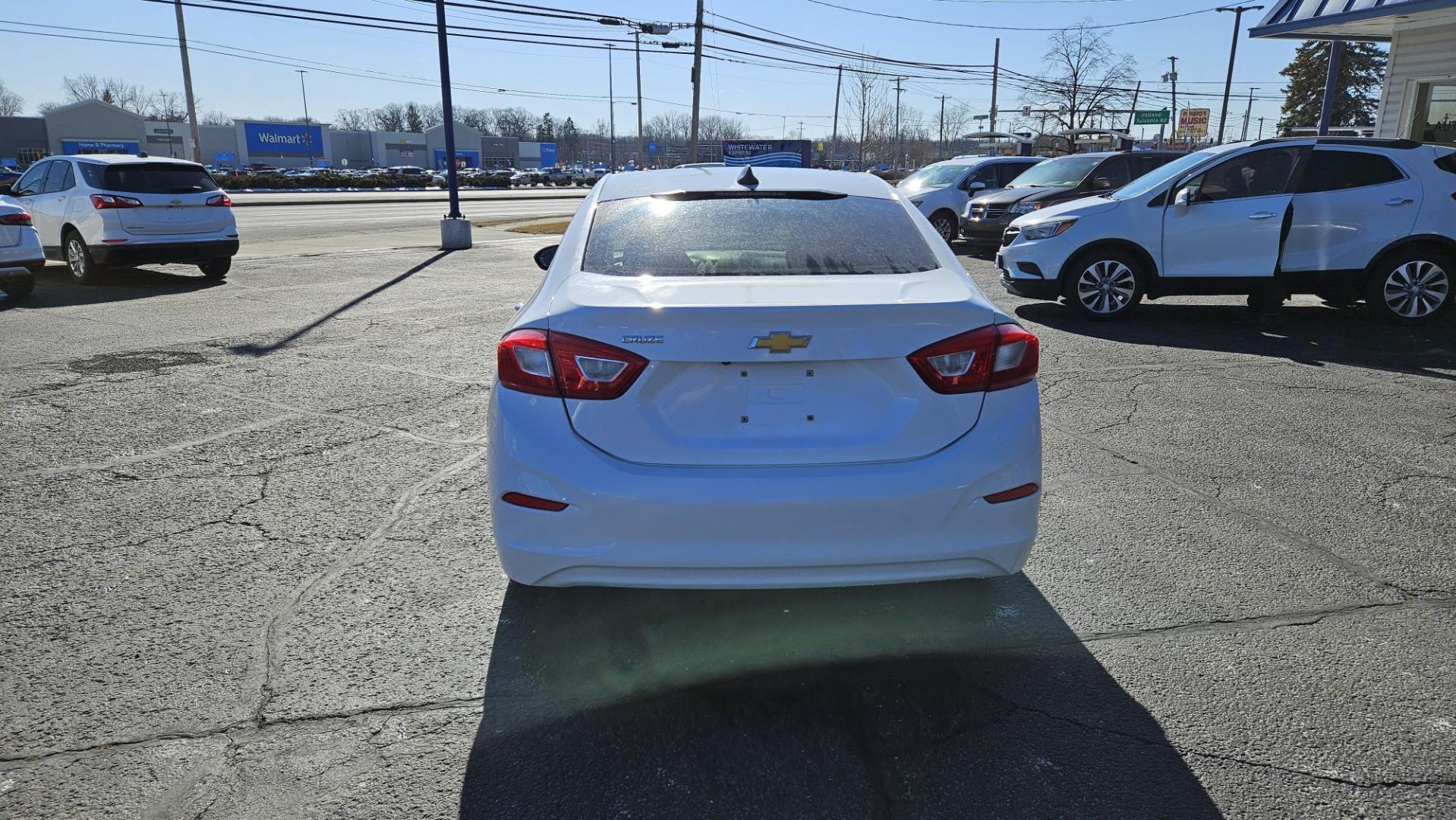 2016 WHITE Chevrolet CRUZE (1G1BC5SM9G7) with an Other engine, located at 5744 Central Avenue, Toledo, OH, 43615, (419) 724-0130, 41.676781, -83.682137 - 2016 Chevrolet CRUZE - Photo#3