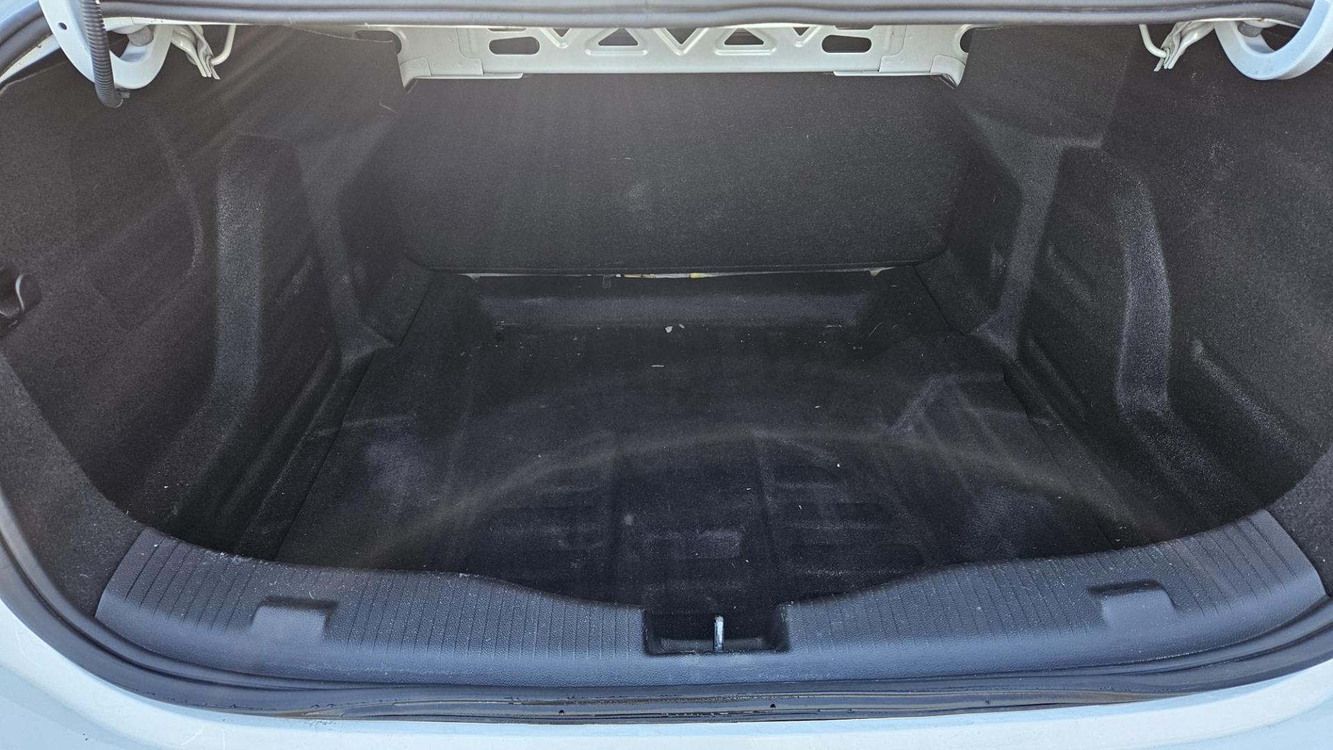 2016 WHITE Chevrolet CRUZE (1G1BC5SM9G7) with an Other engine, located at 5744 Central Avenue, Toledo, OH, 43615, (419) 724-0130, 41.676781, -83.682137 - 2016 Chevrolet CRUZE - Photo#8