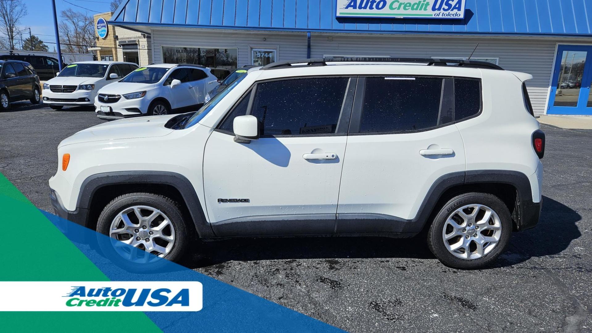 2017 WHITE Jeep RENEGADE LATITUDE (ZACCJABB9HP) with an Other engine, located at 5744 Central Avenue, Toledo, OH, 43615, (419) 724-0130, 41.676781, -83.682137 - 2017 Jeep RENEGADE LATITUDE - Photo#0