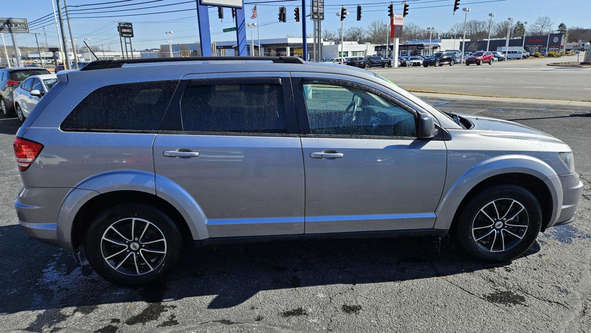 2018 Dodge JOURNEY SE (3C4PDCAB2JT) with an Other engine, located at 5744 Central Avenue, Toledo, OH, 43615, (419) 724-0130, 41.676781, -83.682137 - 2018 Dodge JOURNEY SE - Photo#2