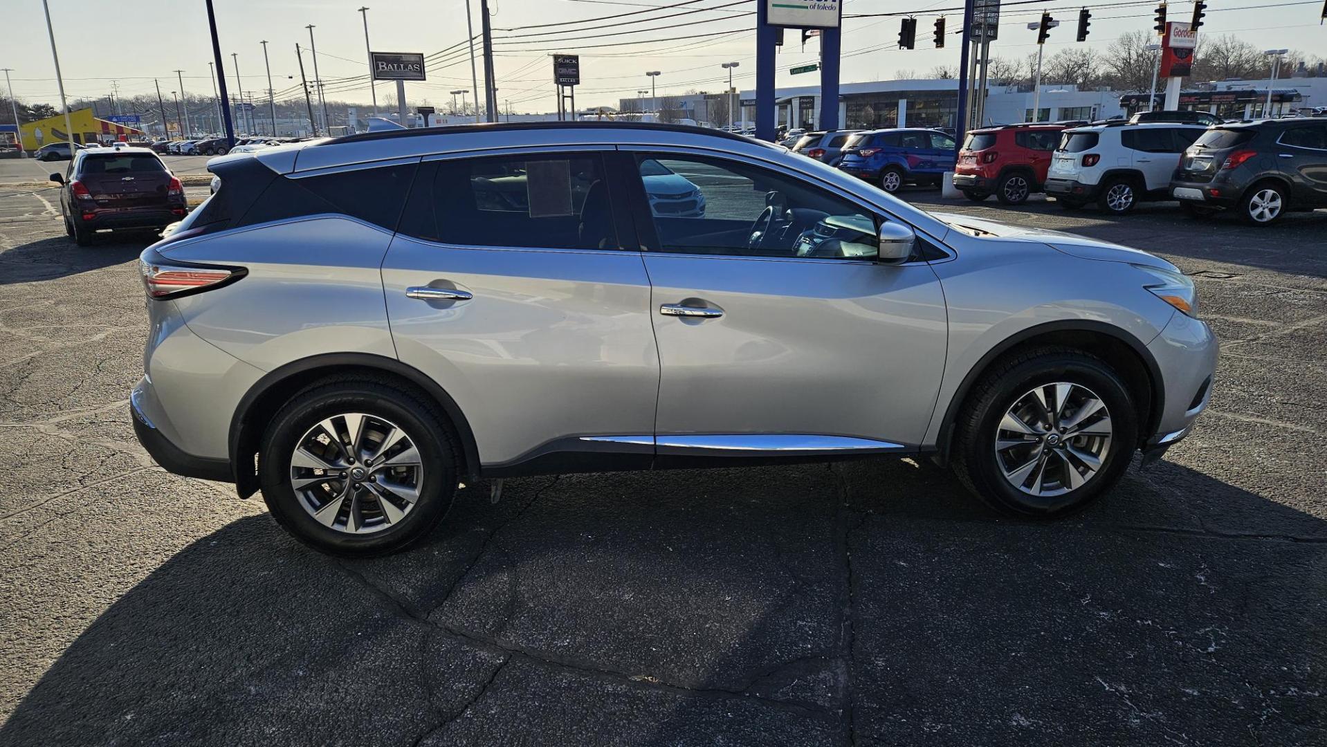 2017 Nissan MURANO S; SL; PLATIN (5N1AZ2MG5HN) with an Other engine, located at 5744 Central Avenue, Toledo, OH, 43615, (419) 724-0130, 41.676781, -83.682137 - 2017 Nissan MURANO S; SL; PLATIN - Photo#3