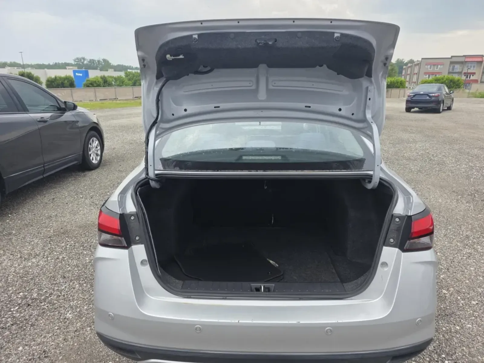 2020 Nissan VERSA SV (3N1CN8DV1LL) with an Other engine, located at 15 Petro Dr, Warsaw, IN, 46582, (574) 306-0055, 41.273563, -85.857544 - 2020 Nissan VERSA SV - Photo#6
