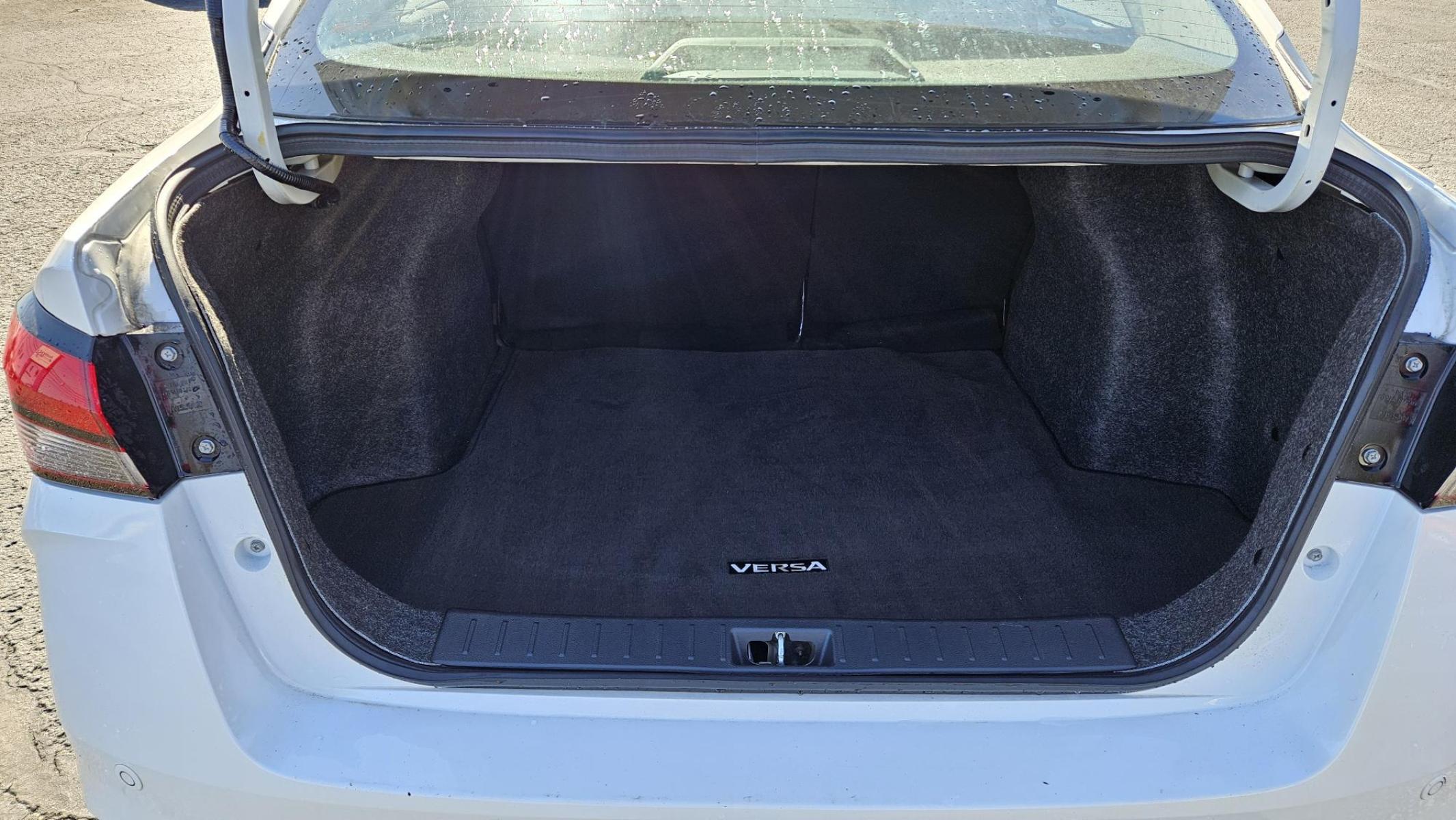 2020 Nissan VERSA SV (3N1CN8DV1LL) with an Other engine, located at 15 Petro Dr, Warsaw, IN, 46582, (574) 306-0055, 41.273563, -85.857544 - 2020 Nissan VERSA SV - Photo#8