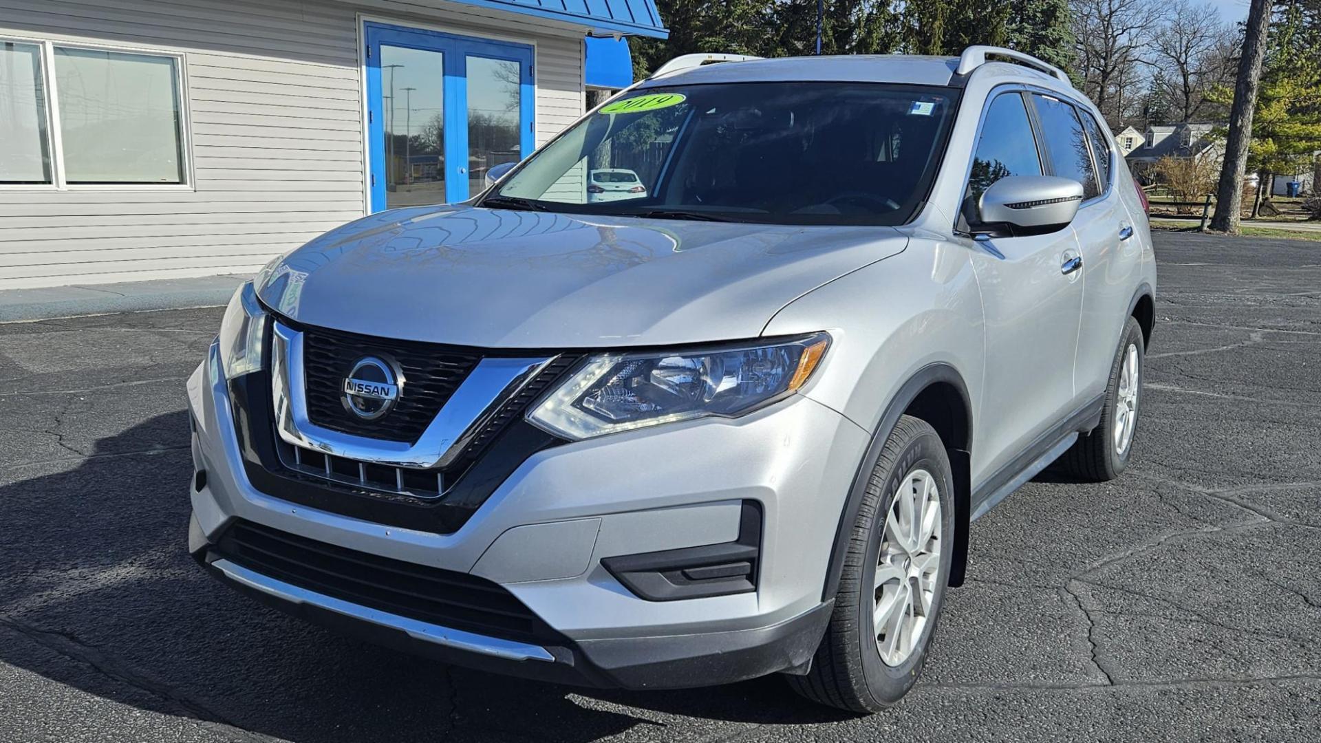 2019 Nissan ROGUE S; SL; SV (KNMAT2MV0KP) with an Other engine, located at 5744 Central Avenue, Toledo, OH, 43615, (419) 724-0130, 41.676781, -83.682137 - 2019 Nissan ROGUE S; SL; SV - Photo#1