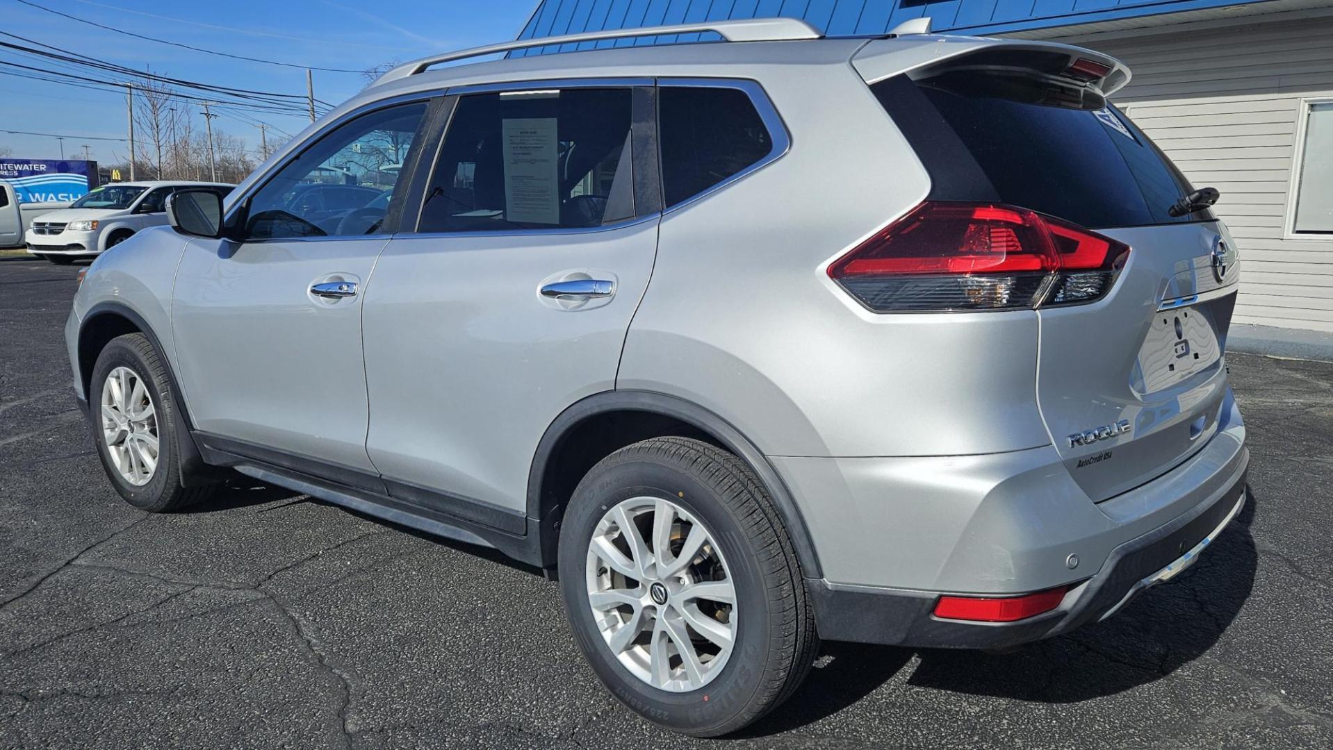 2019 Nissan ROGUE S; SL; SV (KNMAT2MV0KP) with an Other engine, located at 5744 Central Avenue, Toledo, OH, 43615, (419) 724-0130, 41.676781, -83.682137 - 2019 Nissan ROGUE S; SL; SV - Photo#3