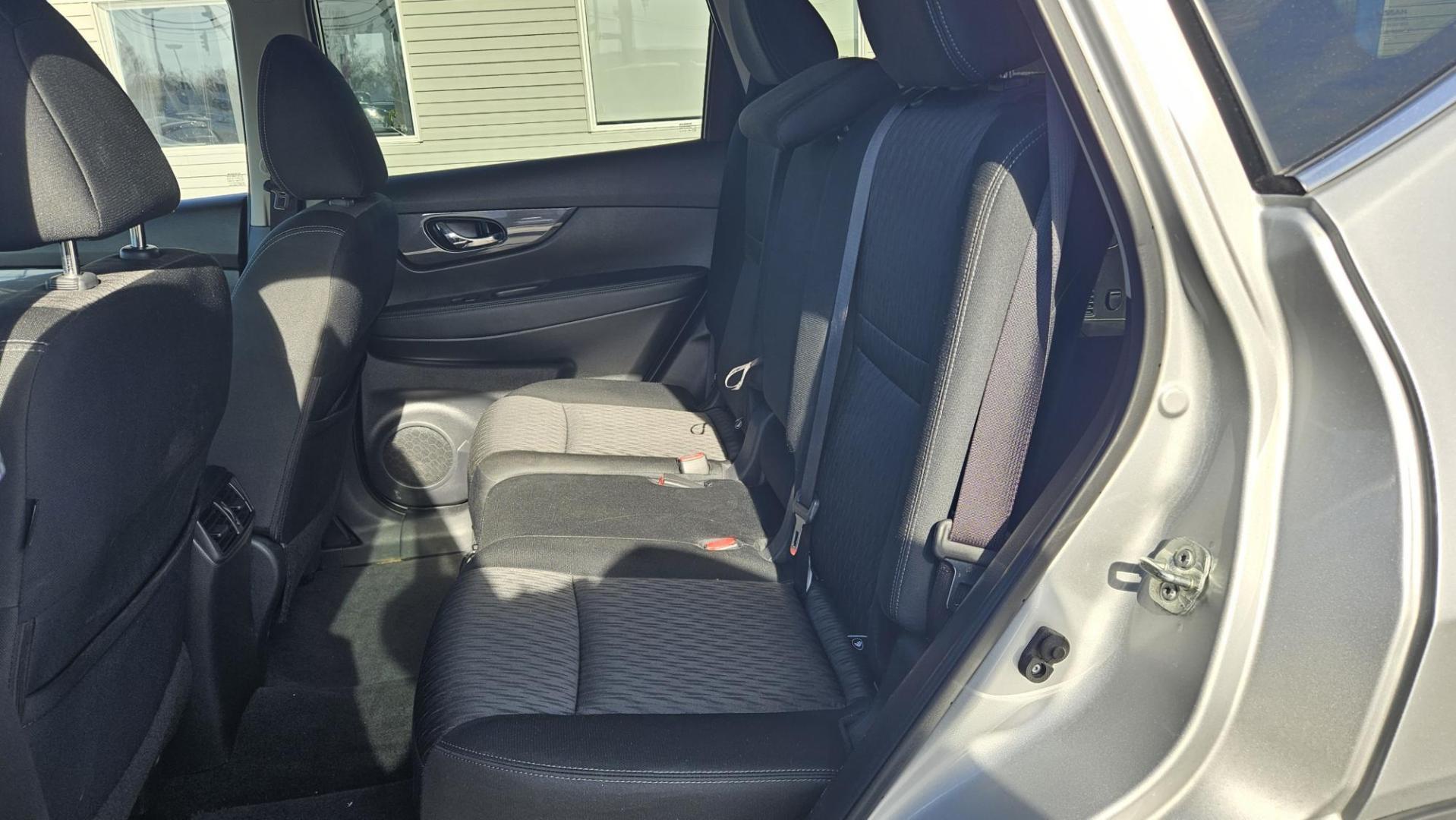 2019 Nissan ROGUE S; SL; SV (KNMAT2MV0KP) with an Other engine, located at 5744 Central Avenue, Toledo, OH, 43615, (419) 724-0130, 41.676781, -83.682137 - 2019 Nissan ROGUE S; SL; SV - Photo#8