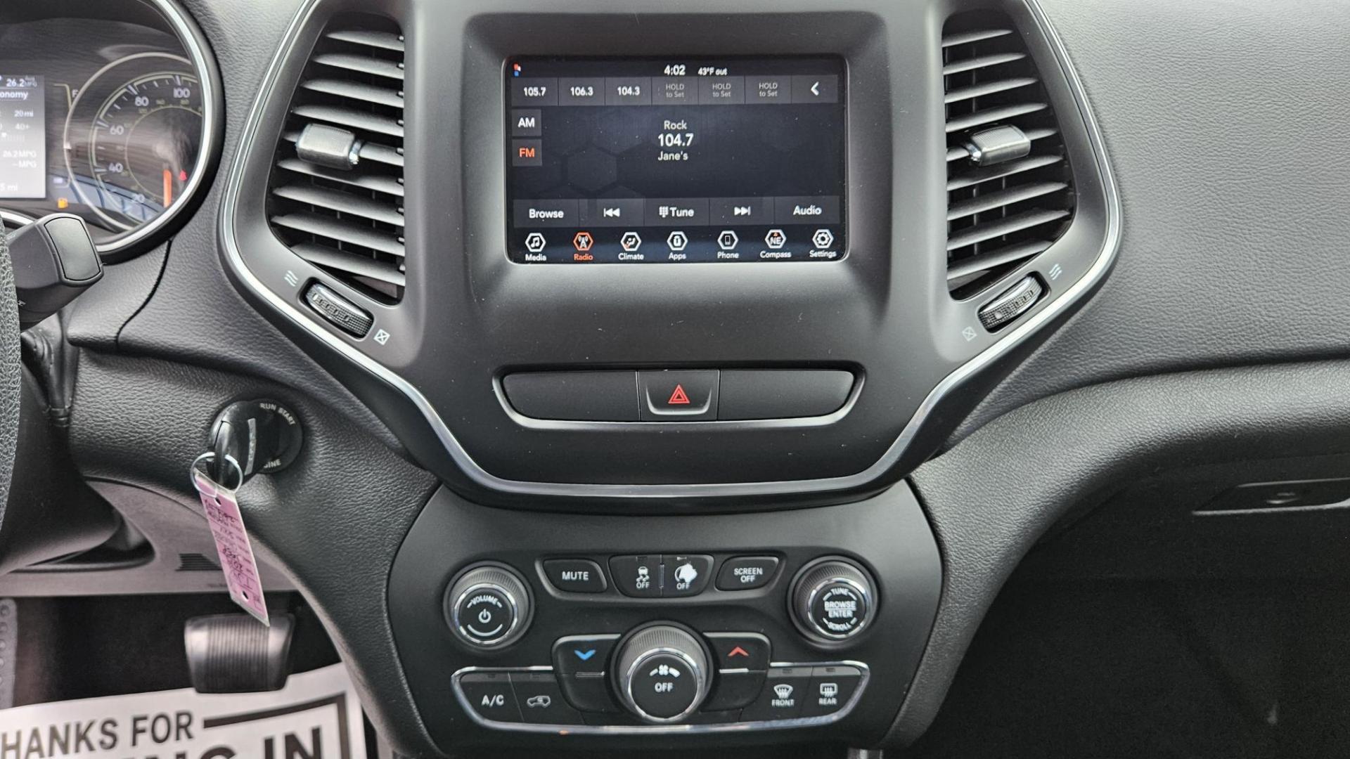 2019 Jeep CHEROKEE LATITUDE (1C4PJLCB5KD) with an Other engine, located at 5744 Central Avenue, Toledo, OH, 43615, (419) 724-0130, 41.676781, -83.682137 - 2019 Jeep CHEROKEE LATITUDE - Photo#8