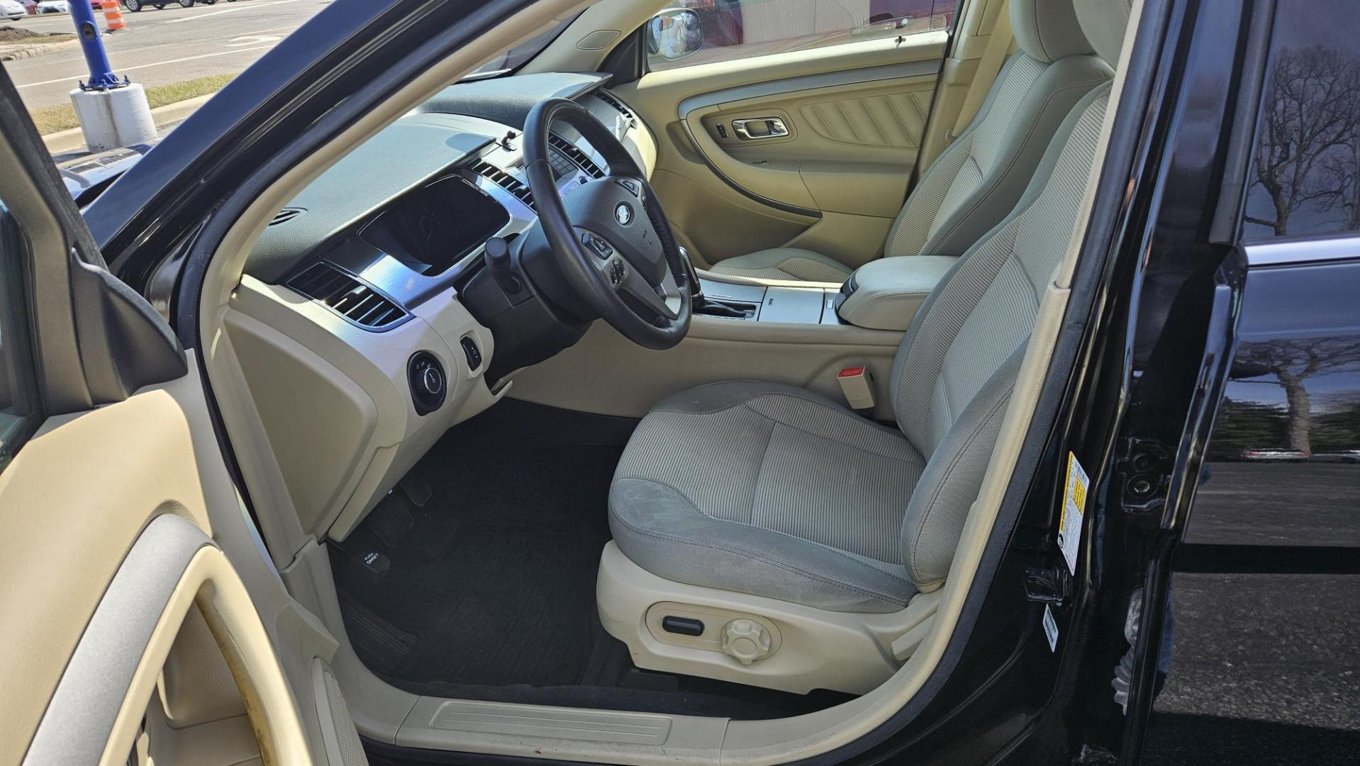 2017 Ford TAURUS SEL (1FAHP2E8XHG) with an Other engine, located at 5744 Central Avenue, Toledo, OH, 43615, (419) 724-0130, 41.676781, -83.682137 - 2017 Ford TAURUS SEL - Photo#4
