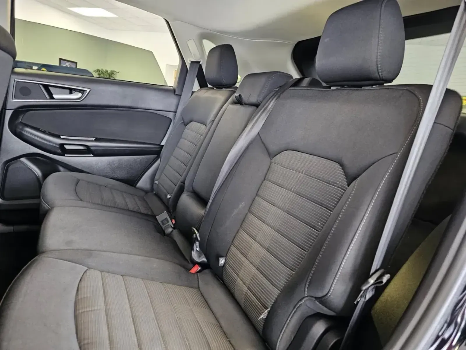 2016 /Black Ford Edge SEL AWD (2FMPK4J99GB) with an 2.0L L4 DOHC 16V engine, 6A transmission, located at 502 South Main Street, Columbia City, IN, 46725, (260) 244-4645, 41.151382, -85.490578 - 2016 Ford Edge SEL AWD - Photo#5