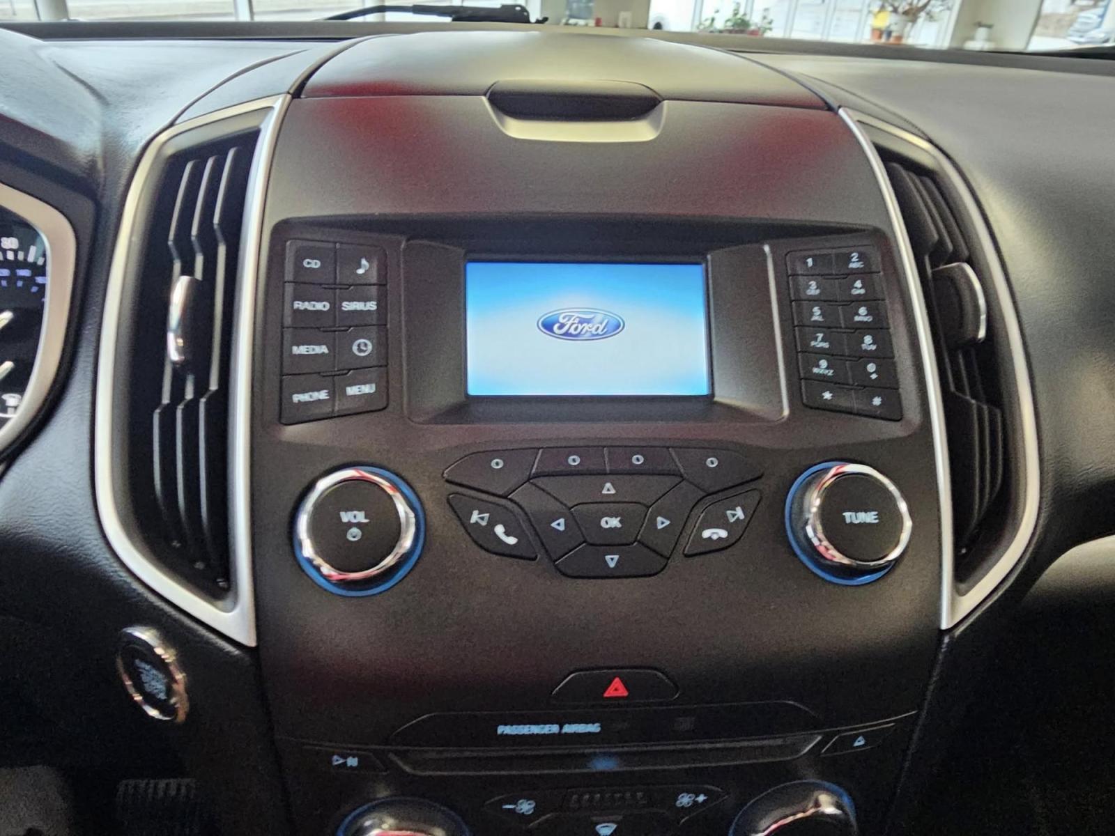 2016 /Black Ford Edge SEL AWD (2FMPK4J99GB) with an 2.0L L4 DOHC 16V engine, 6A transmission, located at 502 South Main Street, Columbia City, IN, 46725, (260) 244-4645, 41.151382, -85.490578 - 2016 Ford Edge SEL AWD - Photo#6