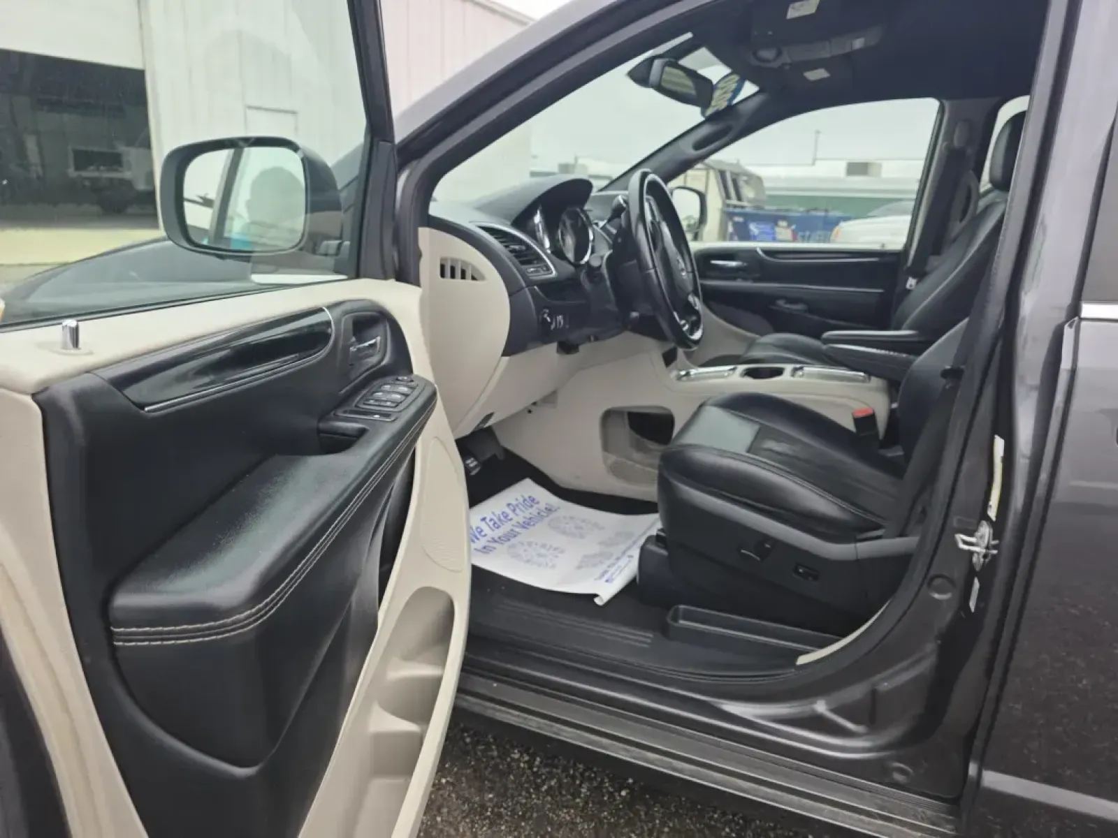 2020 Dodge GRAND CARAVAN SXT (2C4RDGCG2LR) with an Other engine, located at 15 Petro Dr, Warsaw, IN, 46582, (574) 306-0055, 41.273563, -85.857544 - 2020 Dodge GRAND CARAVAN SXT - Photo#3