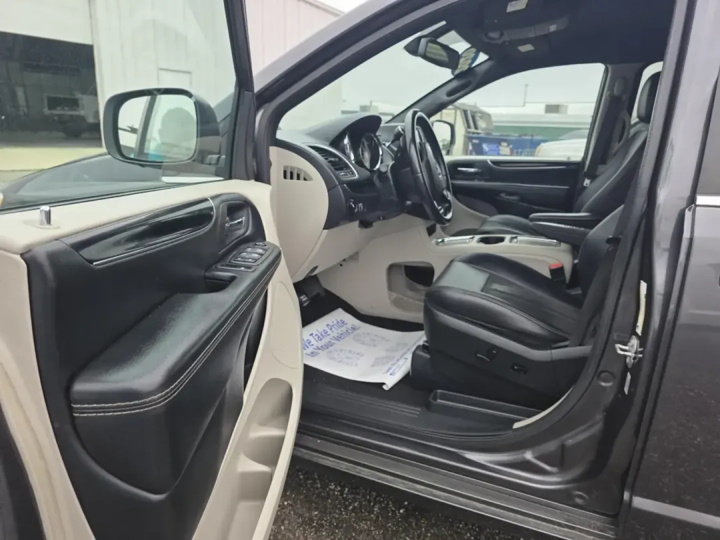 2020 Dodge Grand Caravan (2C4RDGCG2LR) with an Other engine, located at 15 Petro Dr, Warsaw, IN, 46582, (574) 306-0055, 41.273563, -85.857544 - **Experience Family Adventures with the 2020 Dodge Grand Caravan SXT at Auto Credit in Warsaw, IN!**<br /> <br /> If you're searching for the perfect family vehicle to accommodate your growing tribe, look no further than the 2020 Dodge Grand Caravan SXT, available now at Auto Credit in Warsaw, India - Photo#2