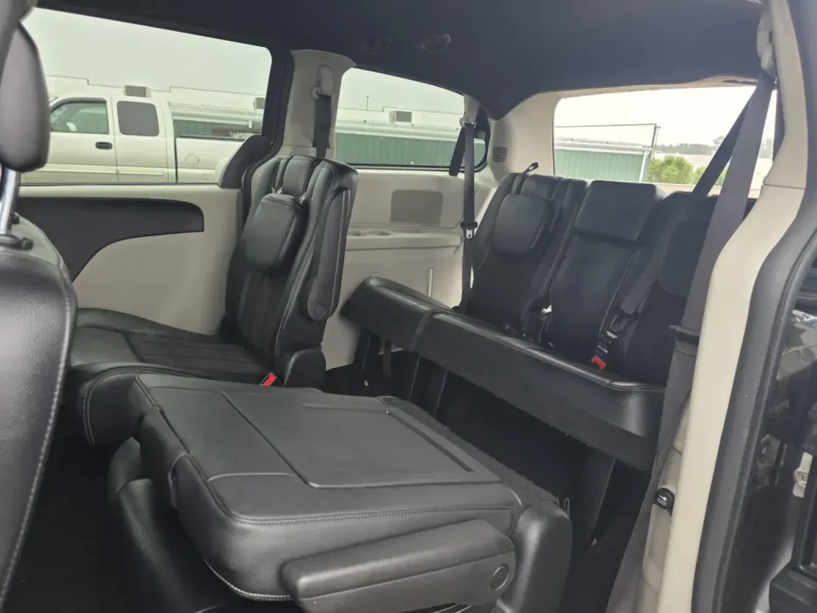 2020 Dodge Grand Caravan (2C4RDGCG2LR) with an Other engine, located at 15 Petro Dr, Warsaw, IN, 46582, (574) 306-0055, 41.273563, -85.857544 - **Experience Family Adventures with the 2020 Dodge Grand Caravan SXT at Auto Credit in Warsaw, IN!**<br /> <br /> If you're searching for the perfect family vehicle to accommodate your growing tribe, look no further than the 2020 Dodge Grand Caravan SXT, available now at Auto Credit in Warsaw, India - Photo#6