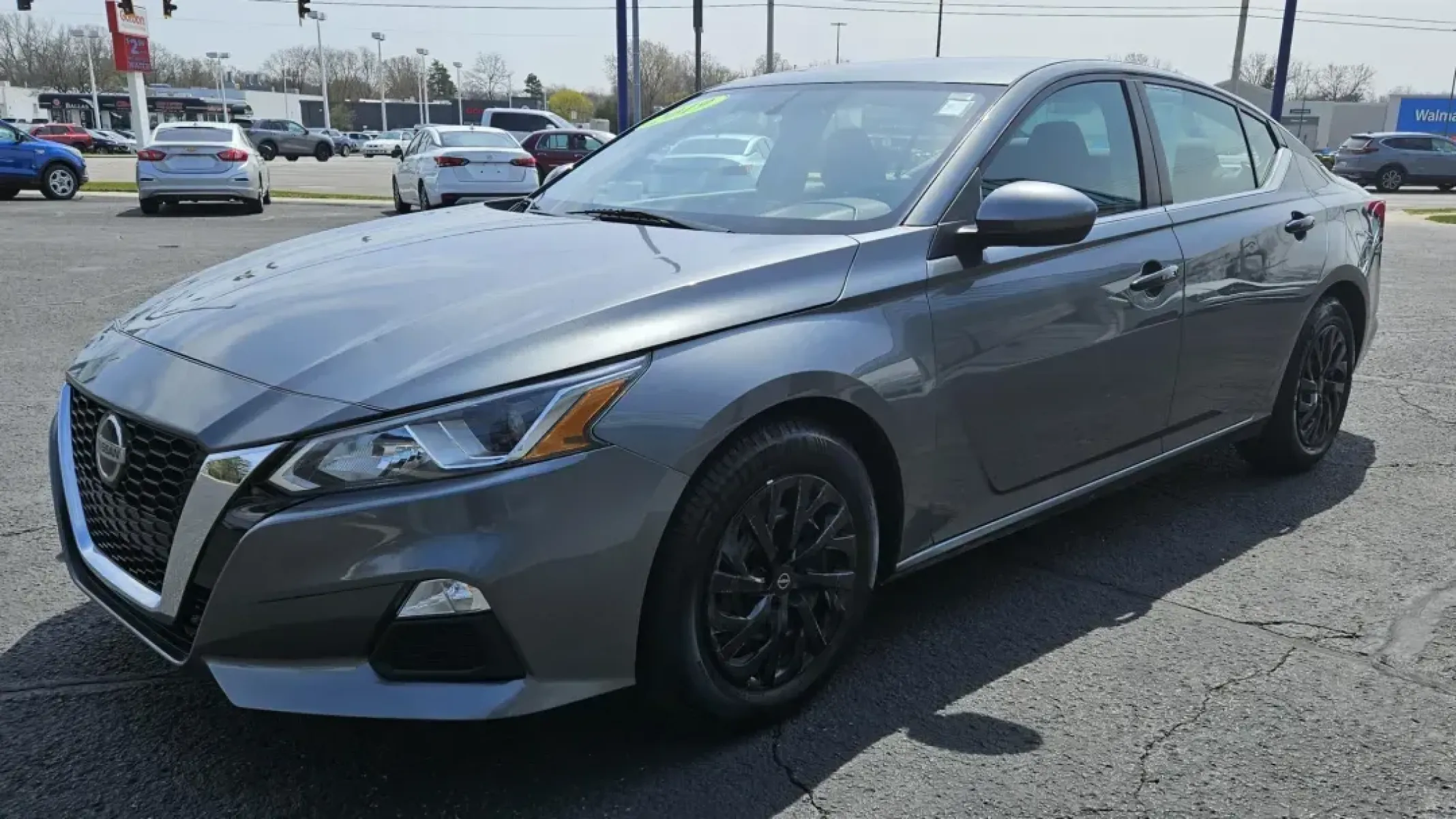 2019 Nissan ALTIMA 2.5 S (1N4BL4BV4KC) with an Other engine, located at 5744 Central Avenue, Toledo, OH, 43615, (419) 724-0130, 41.676781, -83.682137 - ### Discover Your Next Adventure with the 2019 Nissan Altima 2.5 S<br /> <br /> Imagine cruising through the picturesque streets of downtown Bellingham, WA, or embarking on weekend getaways with friends, all while enjoying the comfort and reliability of a sedan designed to elevate your driving exper - Photo#1