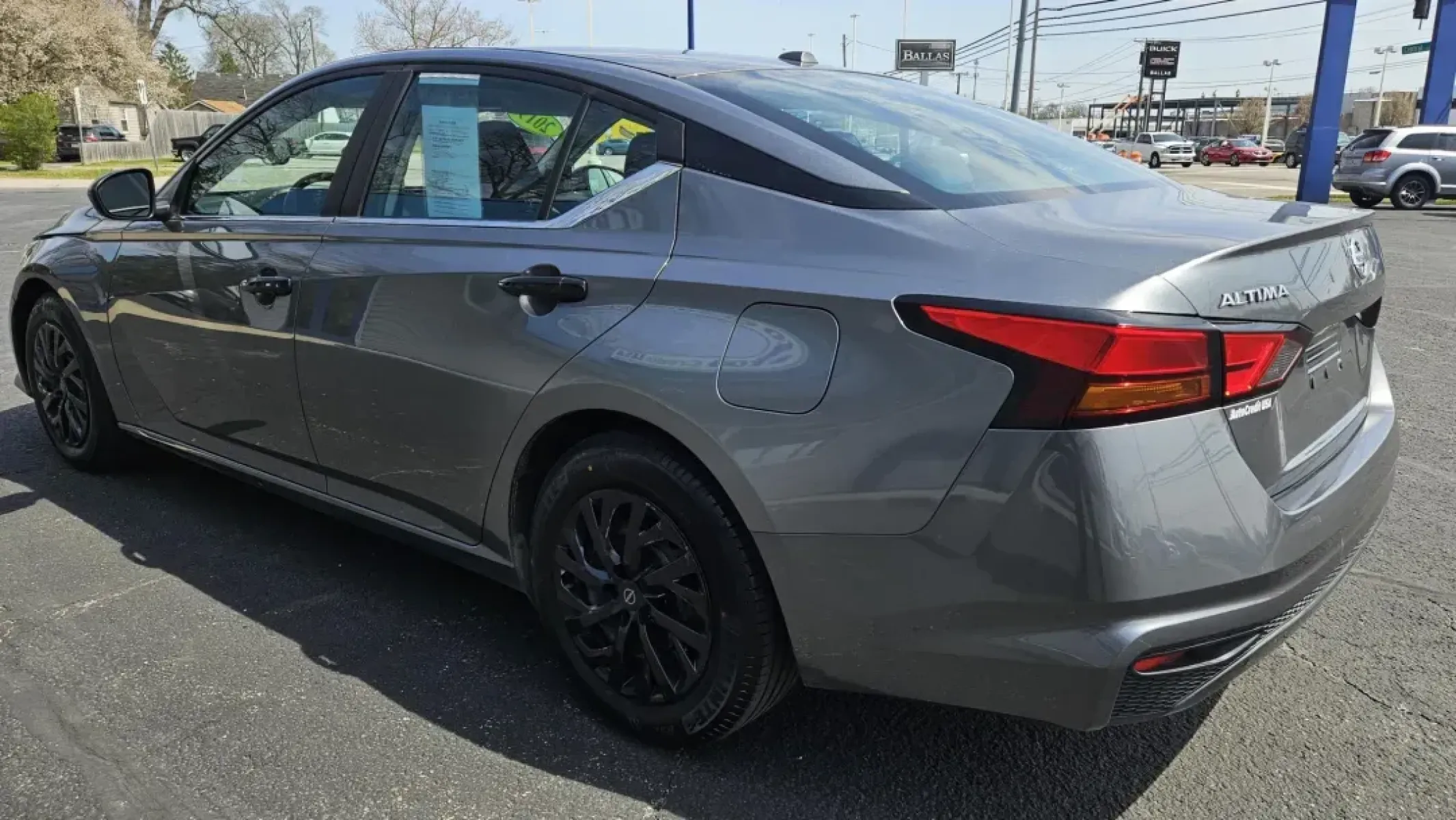 2019 Nissan ALTIMA 2.5 S (1N4BL4BV4KC) with an Other engine, located at 5744 Central Avenue, Toledo, OH, 43615, (419) 724-0130, 41.676781, -83.682137 - ### Discover Your Next Adventure with the 2019 Nissan Altima 2.5 S<br /> <br /> Imagine cruising through the picturesque streets of downtown Bellingham, WA, or embarking on weekend getaways with friends, all while enjoying the comfort and reliability of a sedan designed to elevate your driving exper - Photo#2