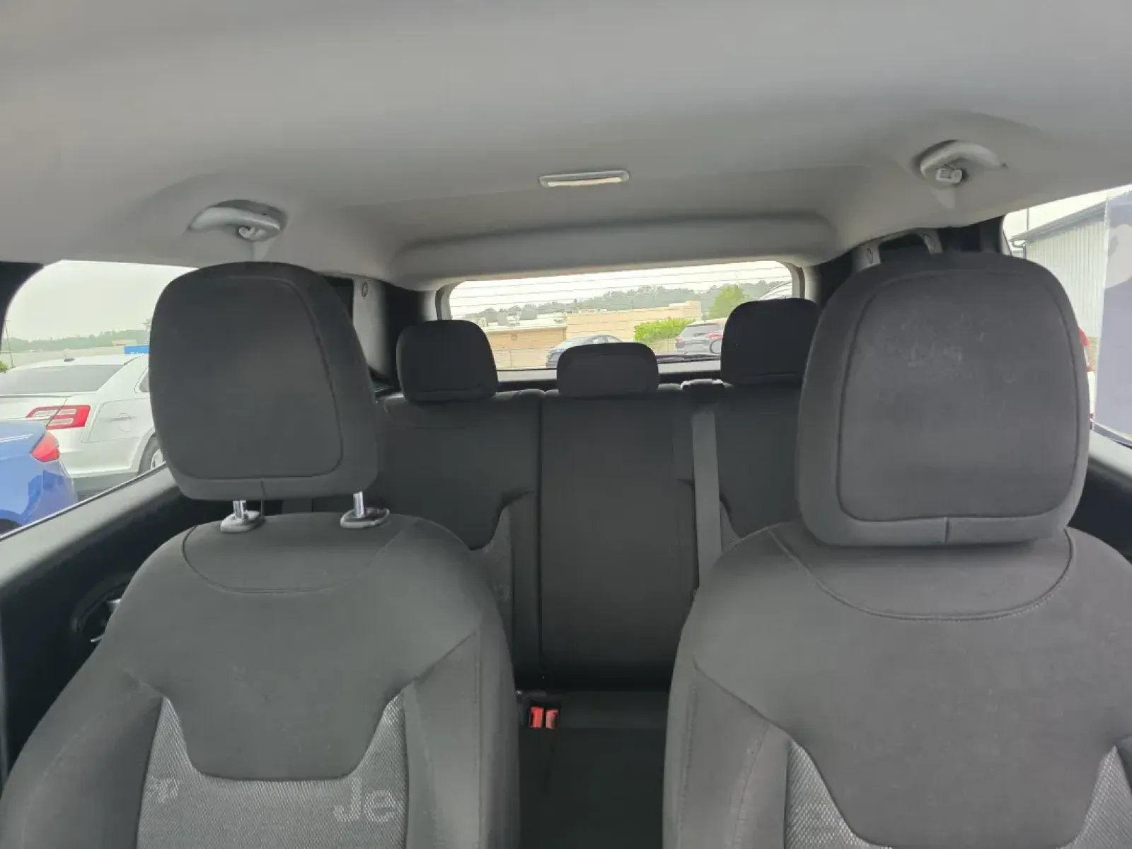 2017 Jeep RENEGADE LATITUDE (ZACCJABB9HP) with an Other engine, located at 15 Petro Dr, Warsaw, IN, 46582, (574) 306-0055, 41.273563, -85.857544 - 2017 Jeep RENEGADE LATITUDE - Photo#5