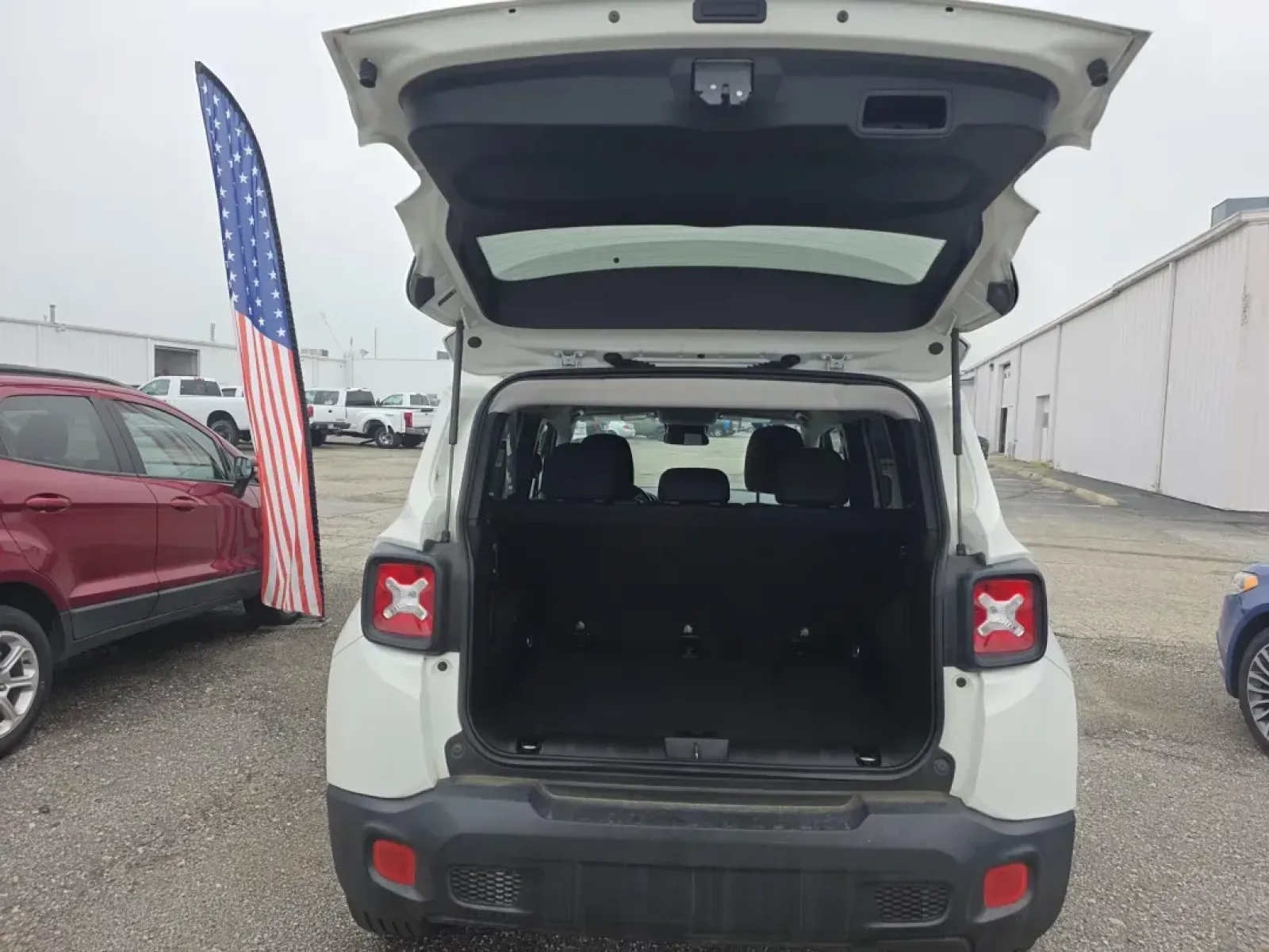 2017 Jeep RENEGADE LATITUDE (ZACCJABB9HP) with an Other engine, located at 15 Petro Dr, Warsaw, IN, 46582, (574) 306-0055, 41.273563, -85.857544 - 2017 Jeep RENEGADE LATITUDE - Photo#9