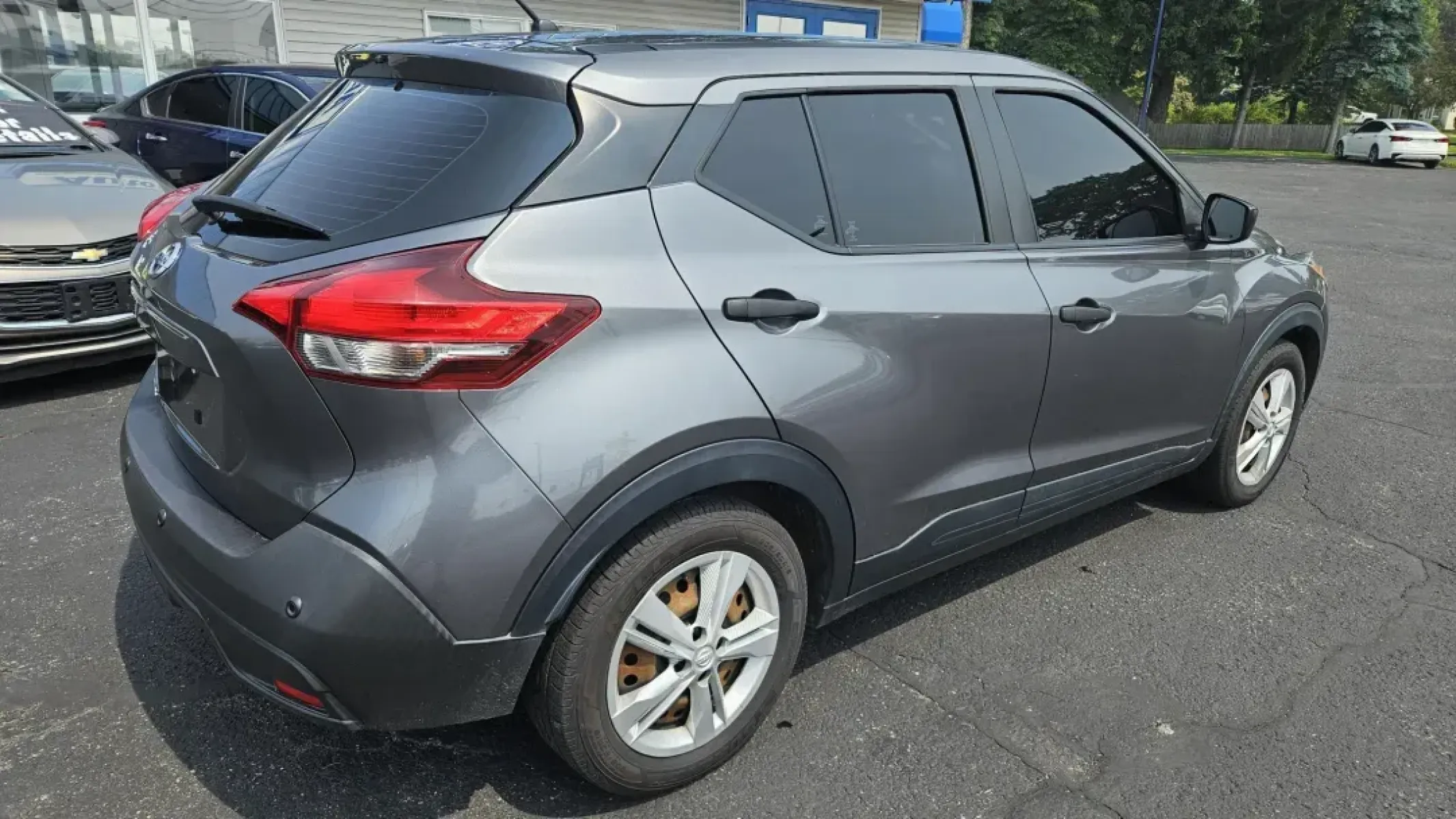2020 Nissan KICKS S (3N1CP5BV0LL) with an Other engine, located at 5744 Central Avenue, Toledo, OH, 43615, (419) 724-0130, 41.676781, -83.682137 - 2020 Nissan KICKS S - Photo#3