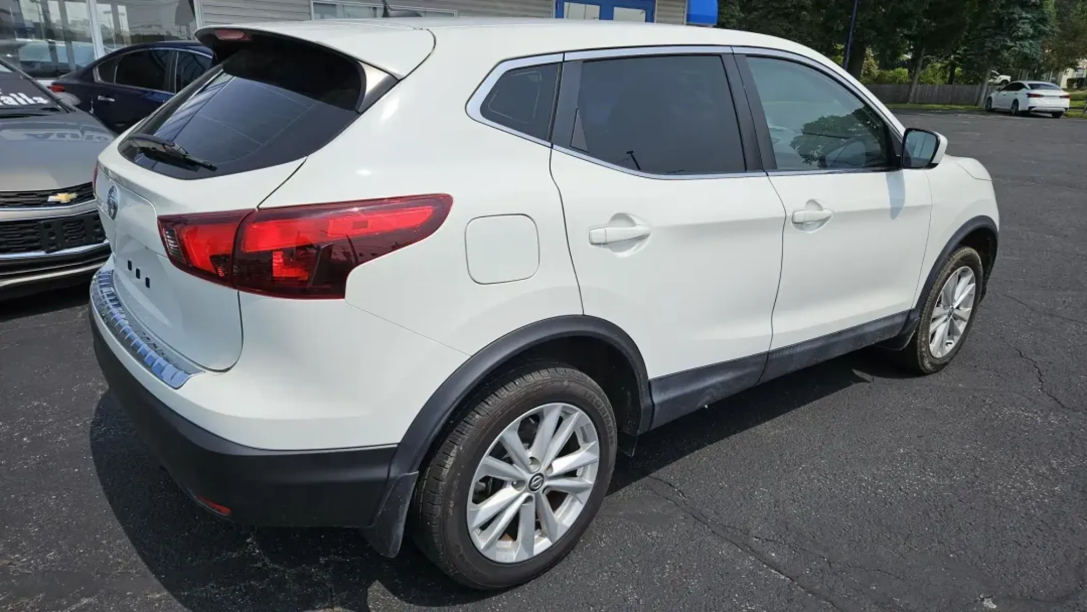 2019 Nissan Rogue (JN1BJ1CPXKW) with an Other engine, located at 5744 Central Avenue, Toledo, OH, 43615, (419) 724-0130, 41.676781, -83.682137 - **Adventure Awaits with the 2019 Nissan Rogue Sport SL Perfect for Your Next Journey!**<br /> <br /> Are you looking for a versatile and stylish SUV that can handle daily commutes, family outings, and spontaneous weekend adventures? Look no further than the 2019 Nissan Rogue Sport SL, available now - Photo#3