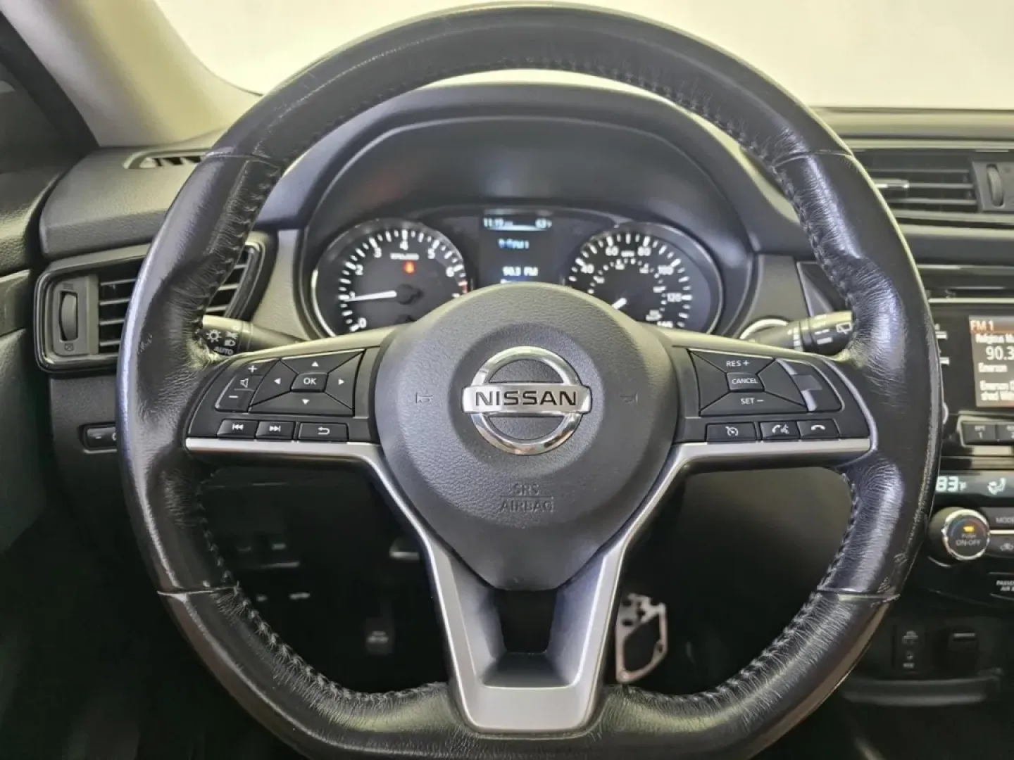 2017 Nissan Rogue (JN8AT2MT8HW) with an Other engine, located at 502 South Main Street, Columbia City, IN, 46725, (260) 244-4645, 41.151382, -85.490578 - ### Discover Your Next Adventure with the 2017 Nissan Rogue at Auto Credit!<br /> <br /> Are you in search of a reliable SUV that seamlessly fits into your active lifestyle? Look no further than this 2017 Nissan Rogue, available now at Auto Credit in Columbia City, Indiana. Whether you're navigating - Photo#3