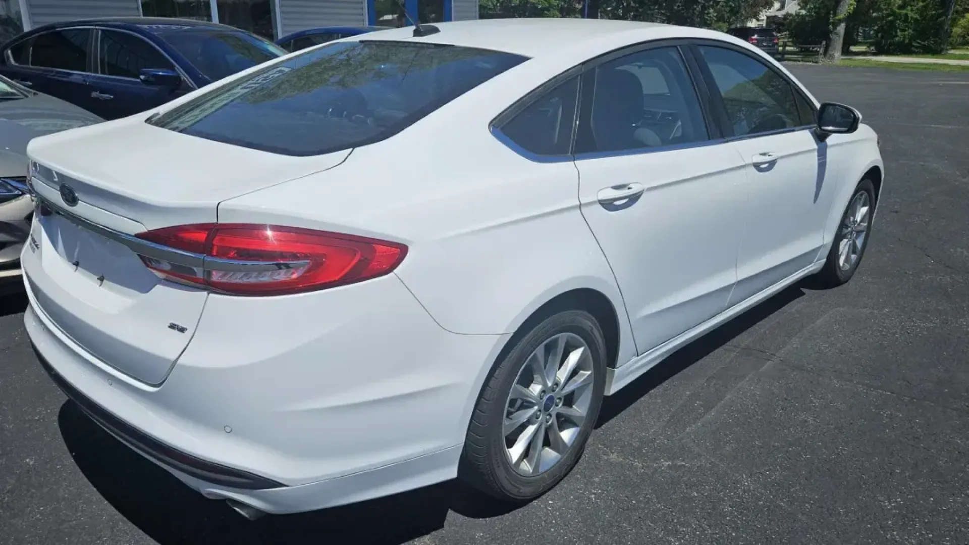 2017 Ford FUSION SE (3FA6P0H71HR) with an Other engine, located at 5744 Central Avenue, Toledo, OH, 43615, (419) 724-0130, 41.676781, -83.682137 - 2017 Ford FUSION SE - Photo#3