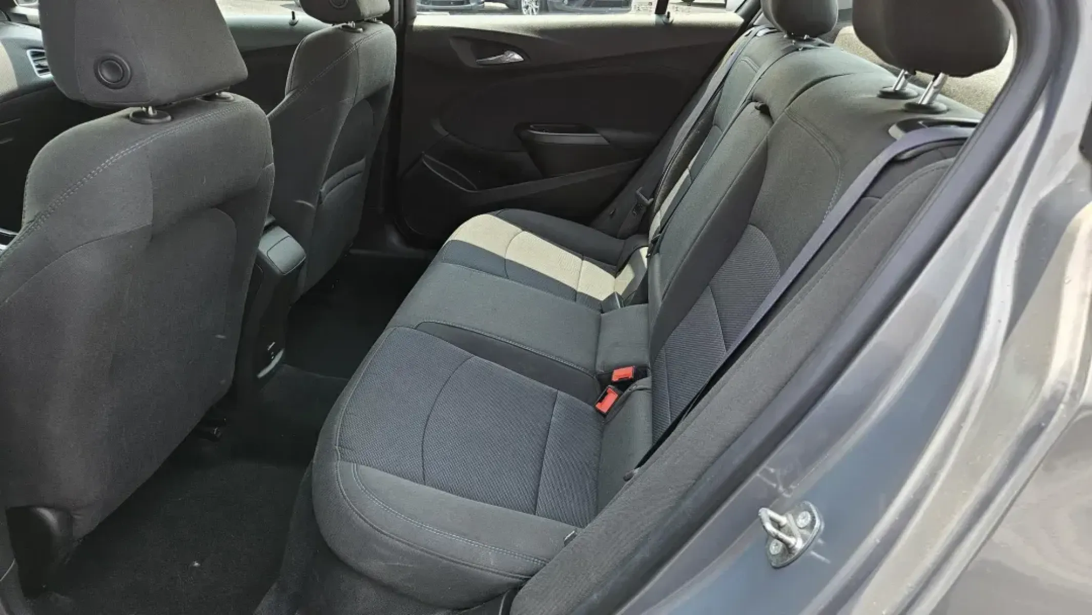 2017 Chevrolet CRUZE LT (1G1BE5SM6H7) with an Other engine, located at 5744 Central Avenue, Toledo, OH, 43615, (419) 724-0130, 41.676781, -83.682137 - **Discover Your Next Adventure with the 2017 Chevrolet CRUZE LT Perfect for Daily Drives and Weekend Getaways!**<br /> <br /> Are you on the hunt for a reliable, stylish car that comfortably fits your lifestyle? Look no further than this 2017 Chevrolet CRUZE LT, the ideal choice for commuters and w - Photo#5