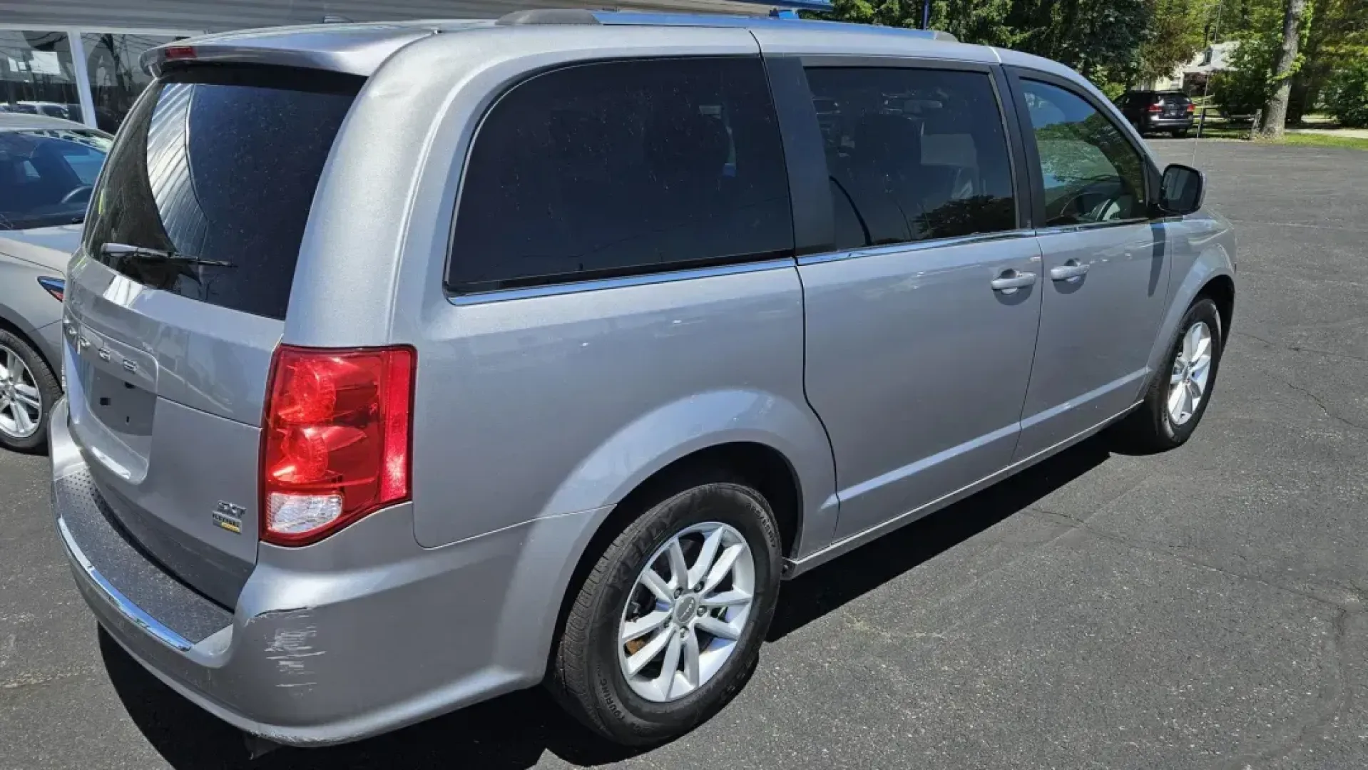 2018 Dodge GRAND CARAVAN SXT (2C4RDGCG9JR) with an Other engine, located at 5744 Central Avenue, Toledo, OH, 43615, (419) 724-0130, 41.676781, -83.682137 - Are you ready to elevate your family adventures? The 2018 Dodge Grand Caravan SXT is the perfect companion for growing families and active lifestyles, designed to provide both comfort and versatility for all your journeys. Whether you're planning a weekend getaway to Maumee Bay State Park or simply - Photo#3