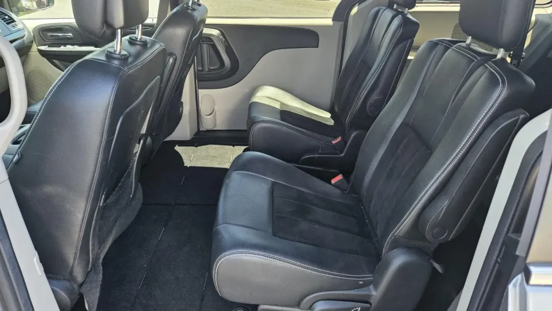 2018 Dodge GRAND CARAVAN SXT (2C4RDGCG9JR) with an Other engine, located at 5744 Central Avenue, Toledo, OH, 43615, (419) 724-0130, 41.676781, -83.682137 - Are you ready to elevate your family adventures? The 2018 Dodge Grand Caravan SXT is the perfect companion for growing families and active lifestyles, designed to provide both comfort and versatility for all your journeys. Whether you're planning a weekend getaway to Maumee Bay State Park or simply - Photo#10