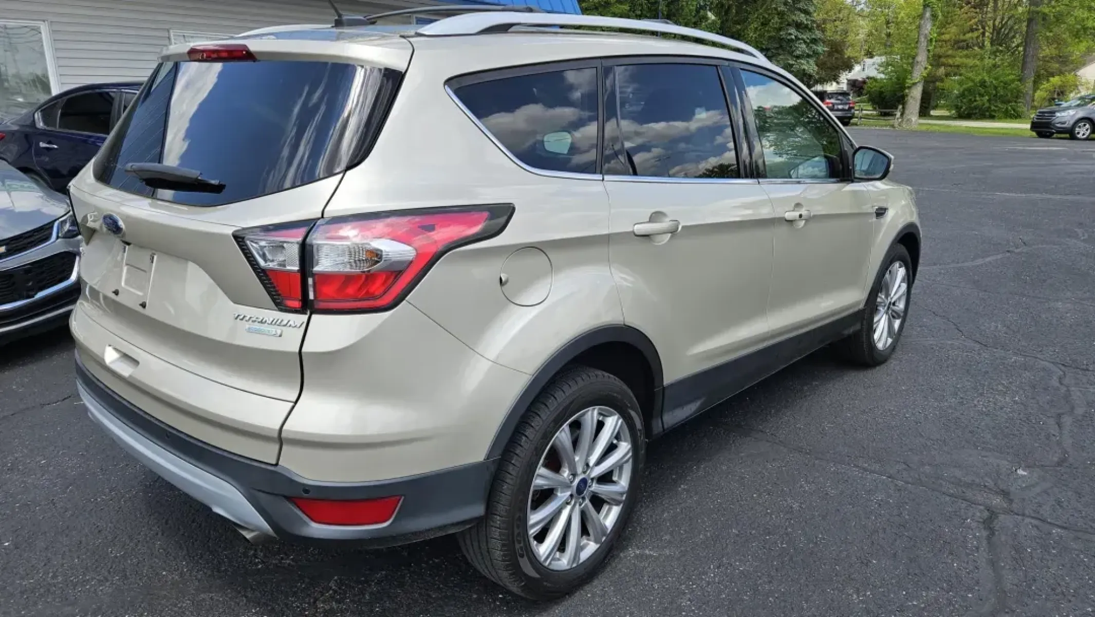 2017 Ford Escape (1FMCU0J95HU) with an Other engine, located at 5744 Central Avenue, Toledo, OH, 43615, (419) 724-0130, 41.676781, -83.682137 - **Discover Your Next Adventure with the 2017 Ford Escape Titanium at Auto Credit!**<br /> <br /> Are you ready to elevate your lifestyle with a vehicle that's as versatile as your ambitions? Whether you're embarking on weekend getaways, navigating daily commutes, or seeking a reliable family SUV, th - Photo#3
